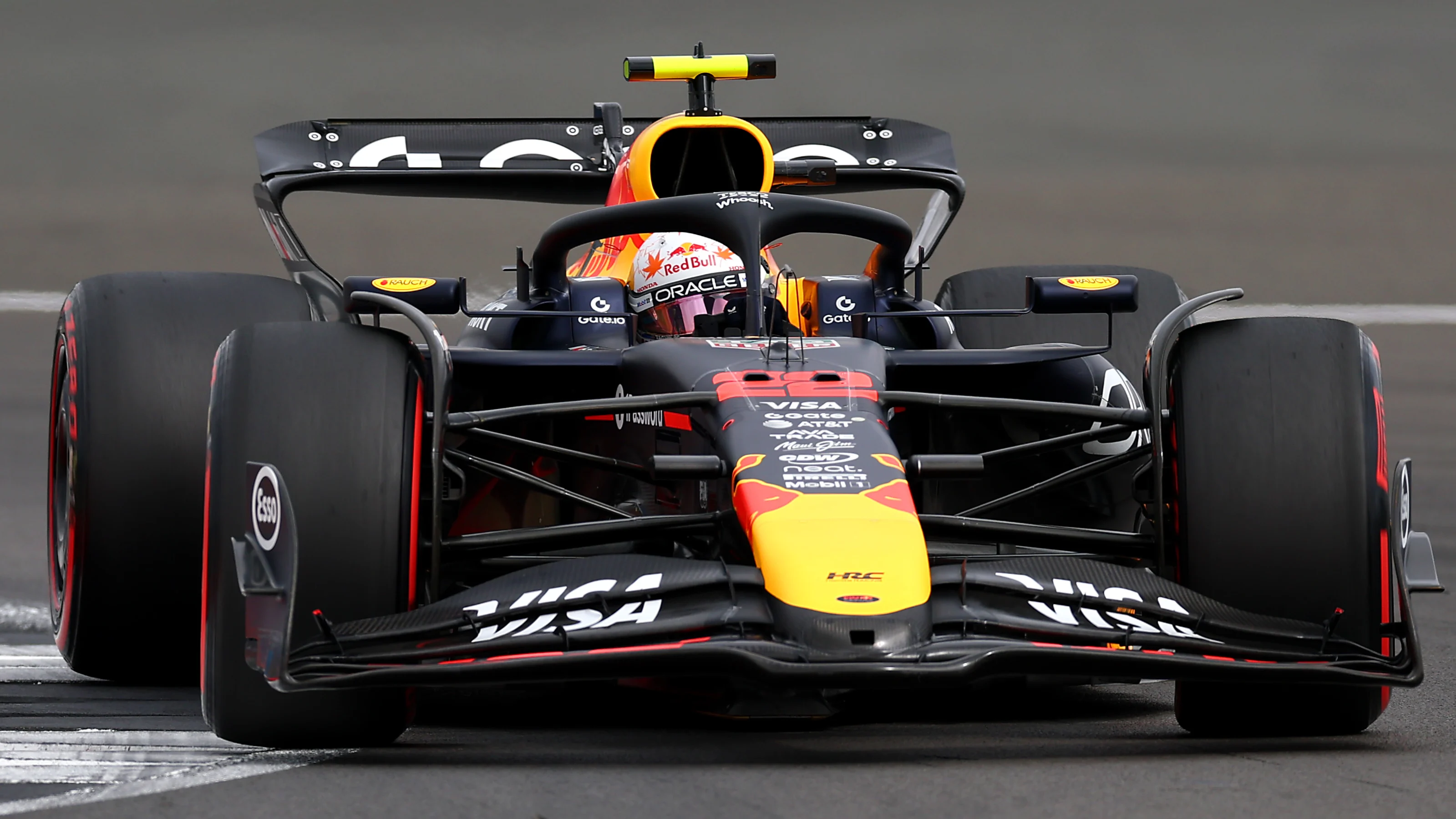 NORTHAMPTON, ENGLAND - JULY 05: Yuki Tsunoda of Japan driving the (22) Oracle Red Bull Racing RB21