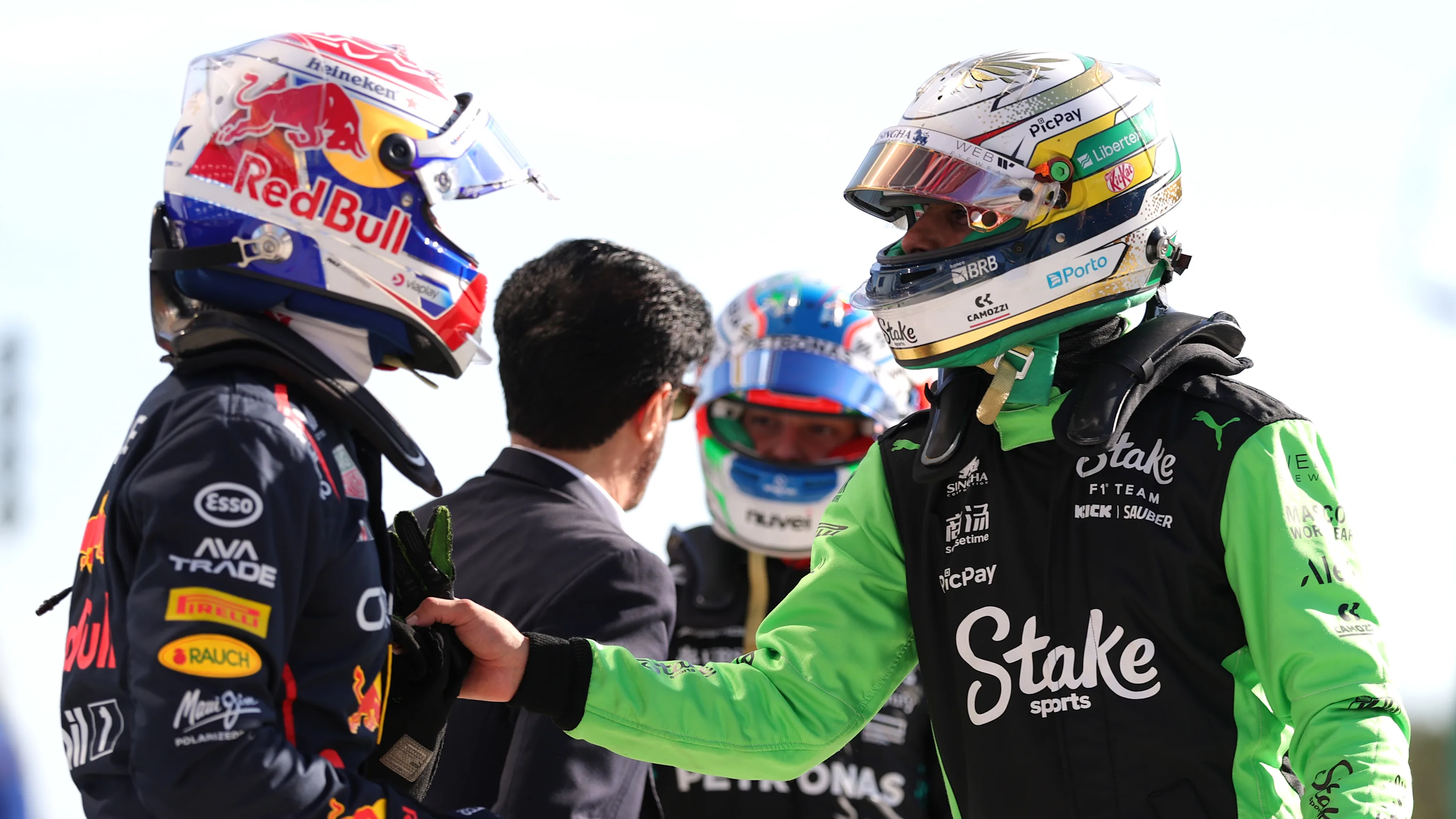 MONZA, ITALY - SEPTEMBER 06: Eighth placed qualifier Gabriel Bortoleto of Brazil and Stake F1 Team
