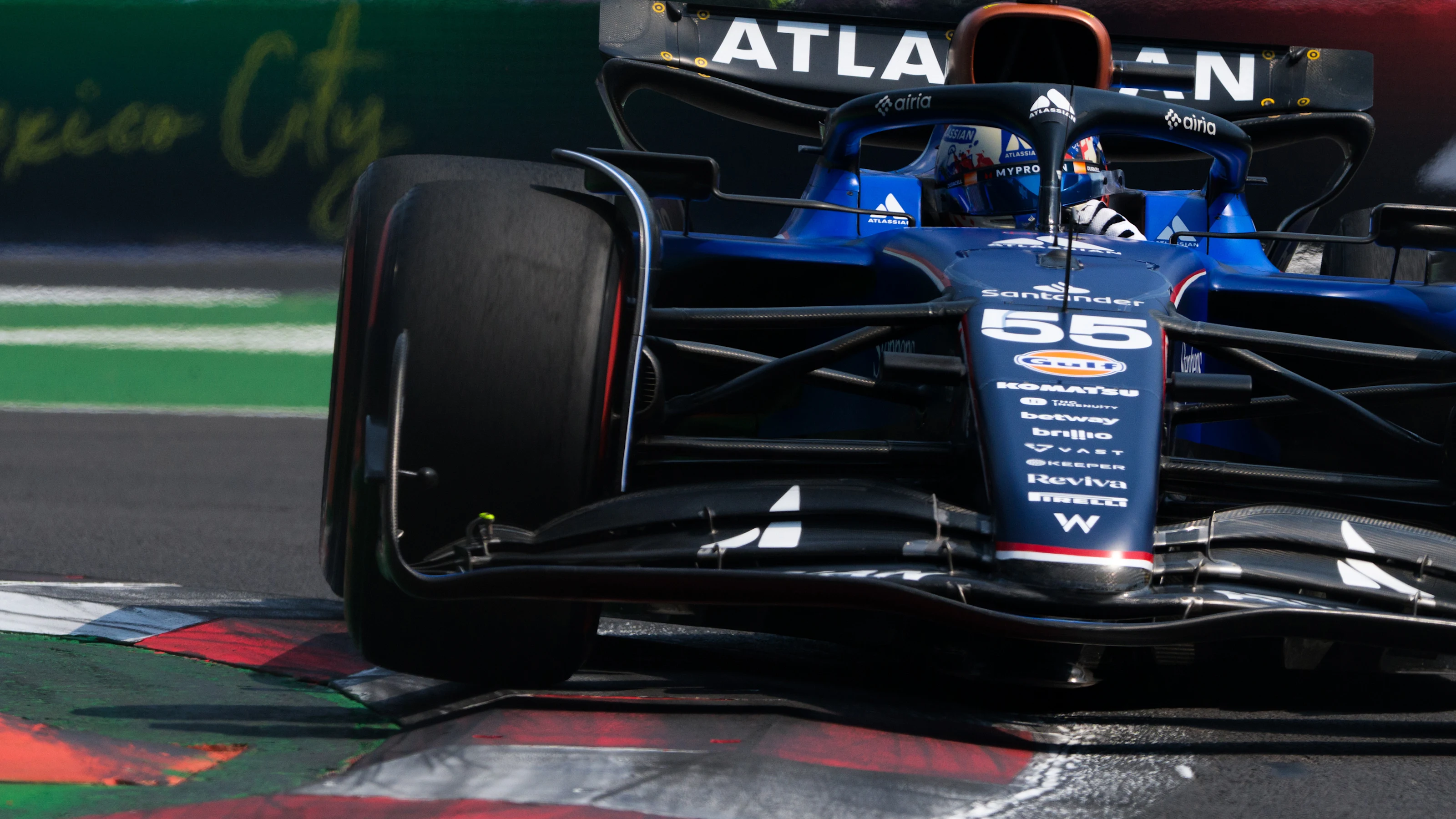 MEXICO CITY, MEXICO - OCTOBER 25: Carlos Sainz of Spain driving the (55) Williams FW47 Mercedes on