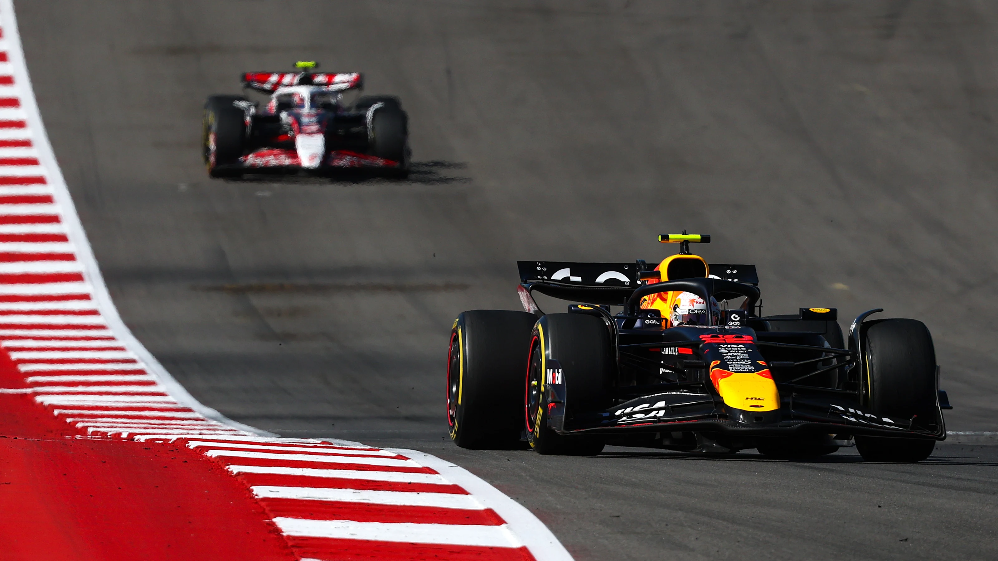 AUSTIN, TEXAS - OCTOBER 19: Yuki Tsunoda of Japan driving the (22) Oracle Red Bull Racing RB21