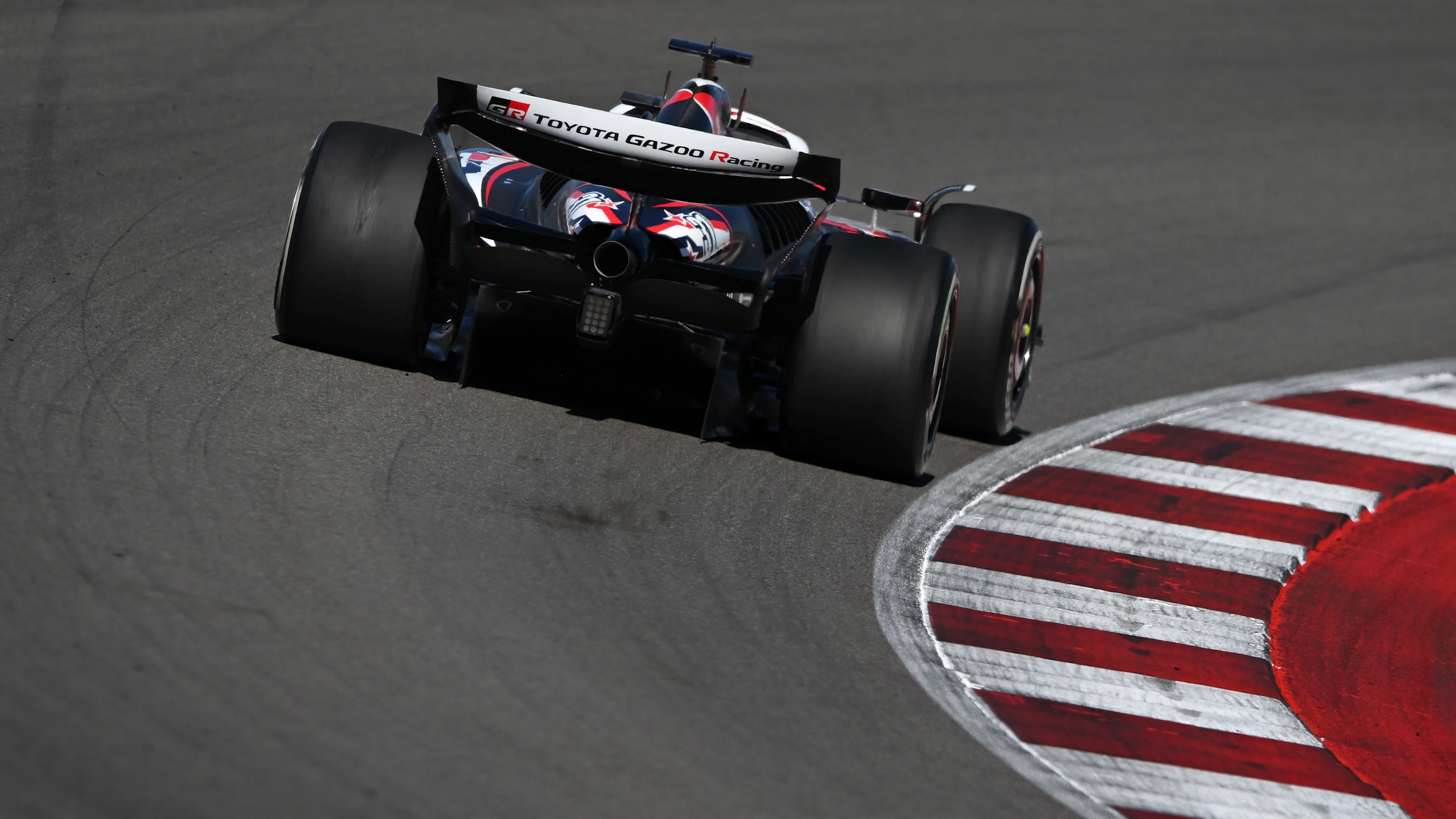 AUSTIN, TEXAS - OCTOBER 19: Esteban Ocon of France driving the (31) Haas F1 VF-25 Ferrari on track