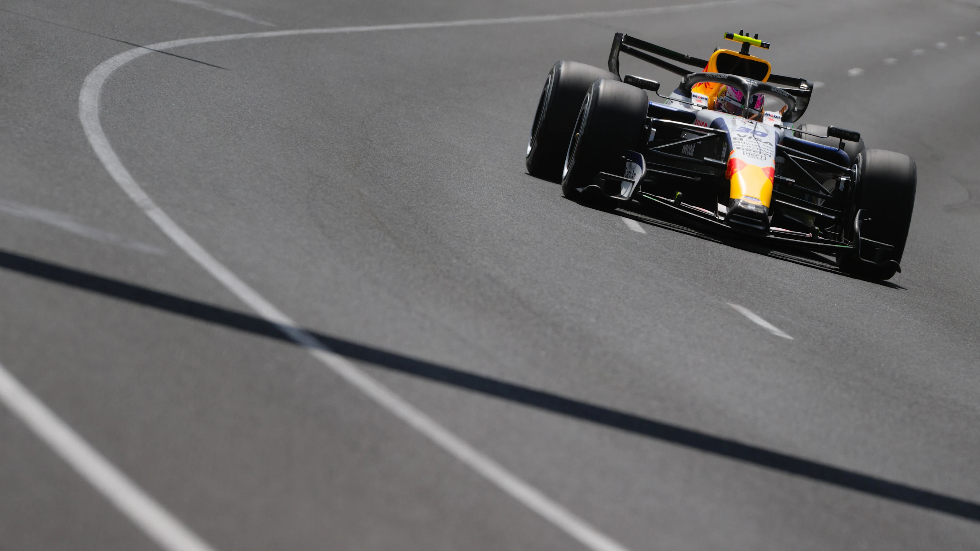 MELBOURNE, AUSTRALIA - MARCH 07: Liam Lawson of New Zealand driving the (30) Visa Cash App Racing