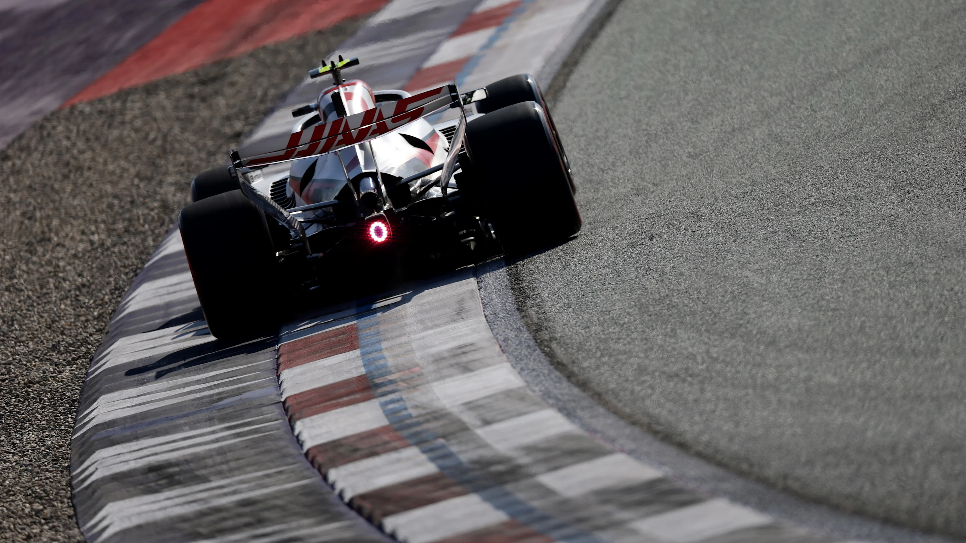 SPIELBERG, AUSTRIA - JUNE 26: Oliver Bearman of Great Britain driving the (87) Haas F1 VF-26