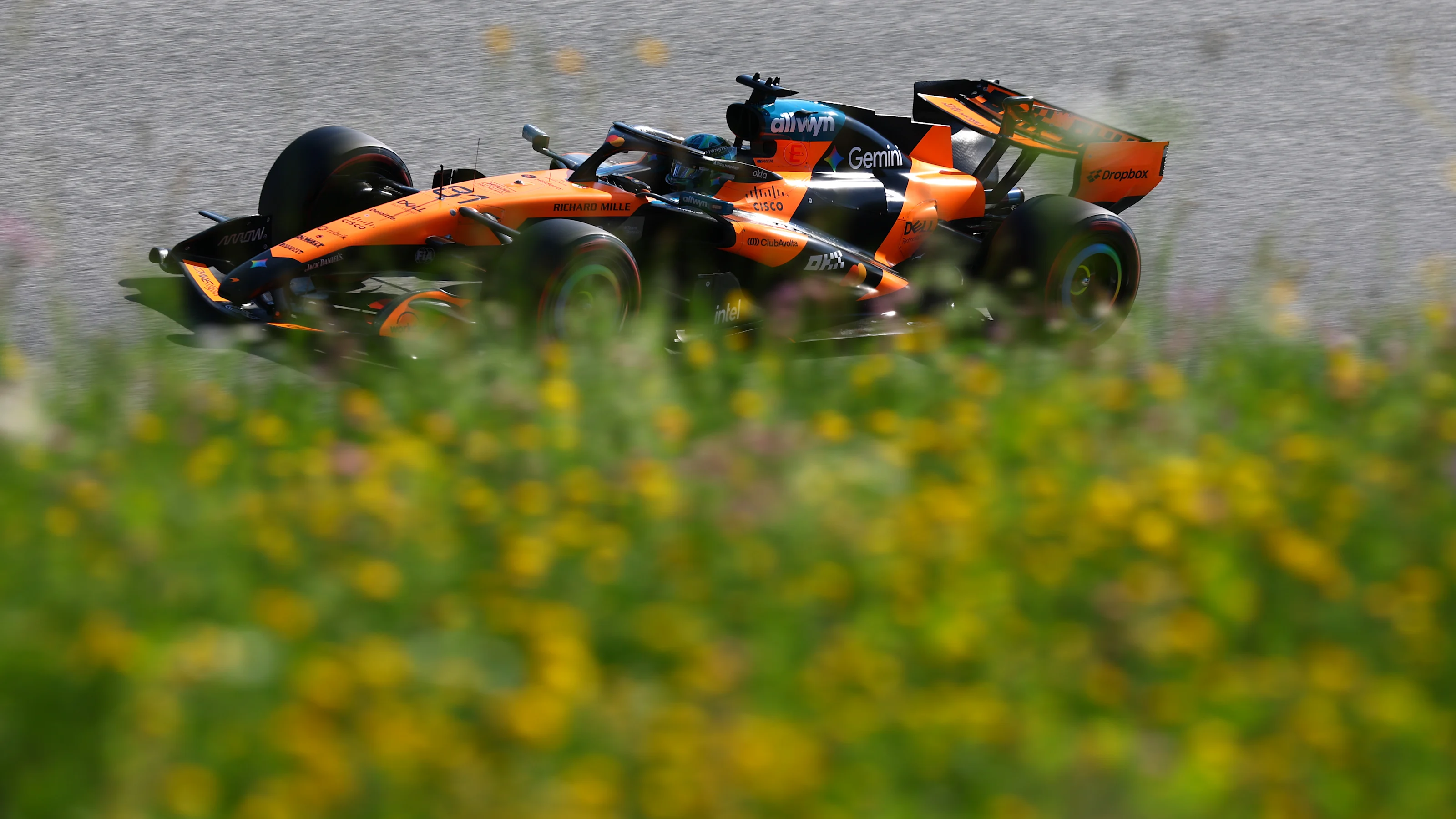 SPIELBERG, AUSTRIA - JUNE 27: Oscar Piastri of Australia driving the (81) McLaren MCL40 Mercedes on