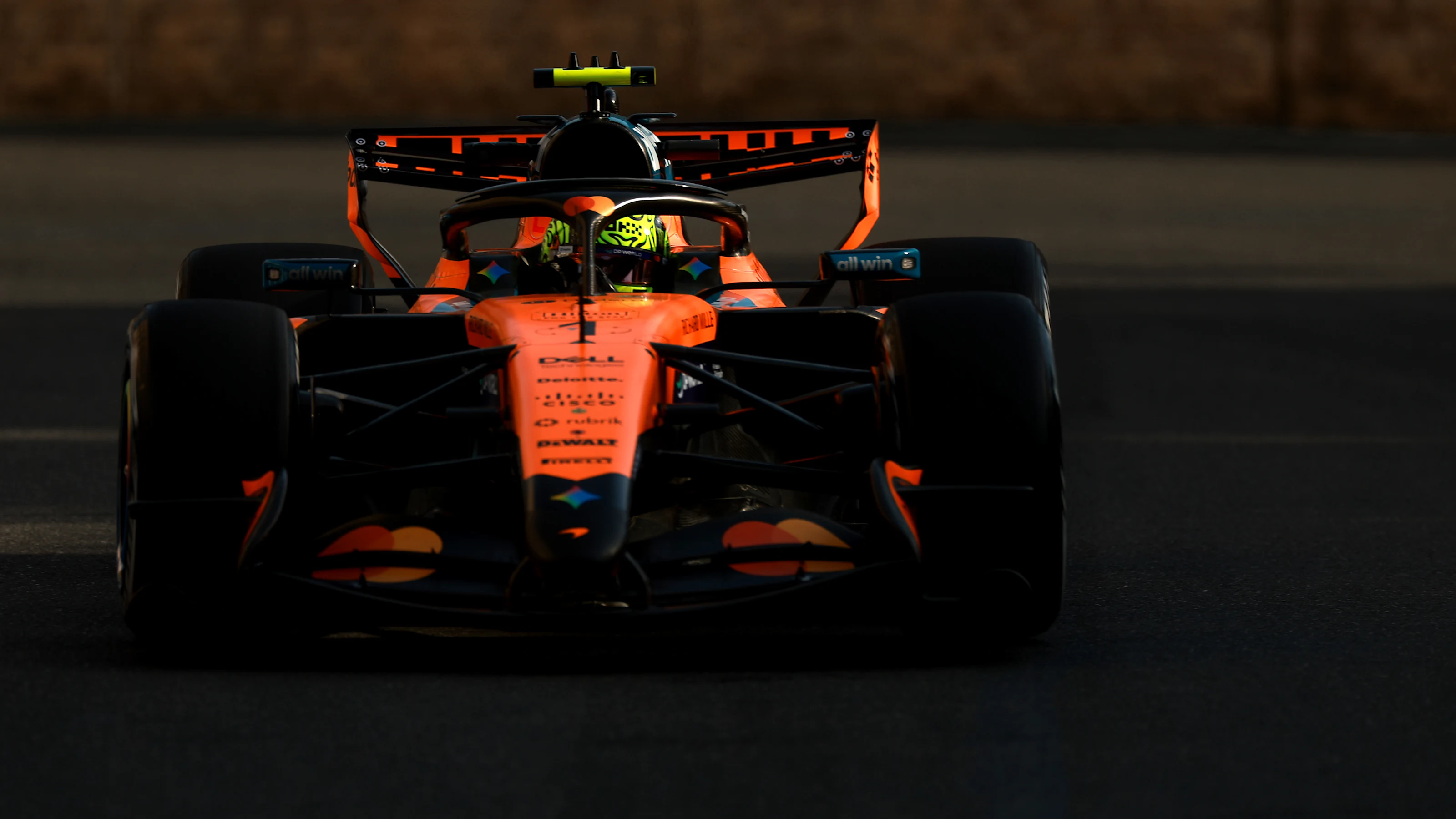 BAKU, AZERBAIJAN - SEPTEMBER 24: Lando Norris of Great Britain driving the (1) McLaren MCL40