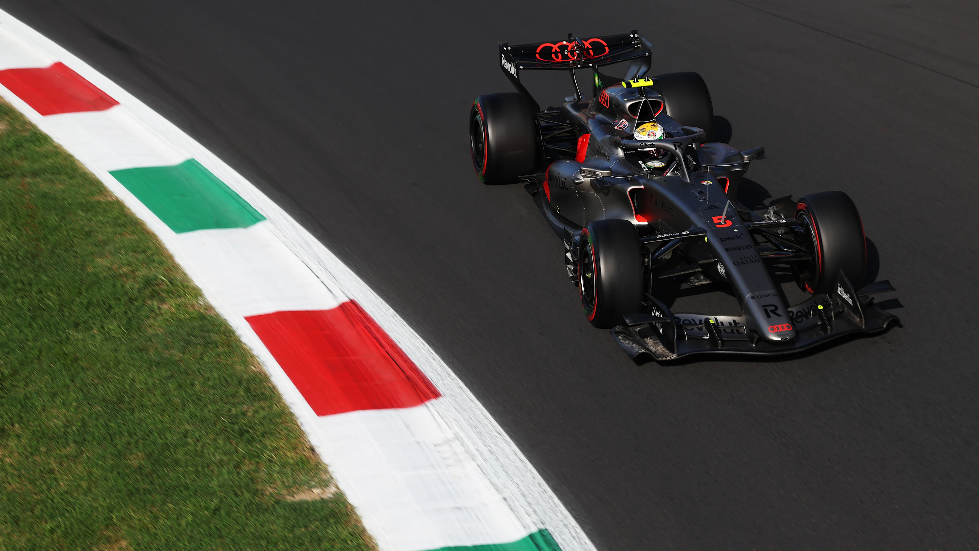MONZA, ITALY - SEPTEMBER 05: Gabriel Bortoleto of Brazil driving the (5) Audi F1 Team R26 on track