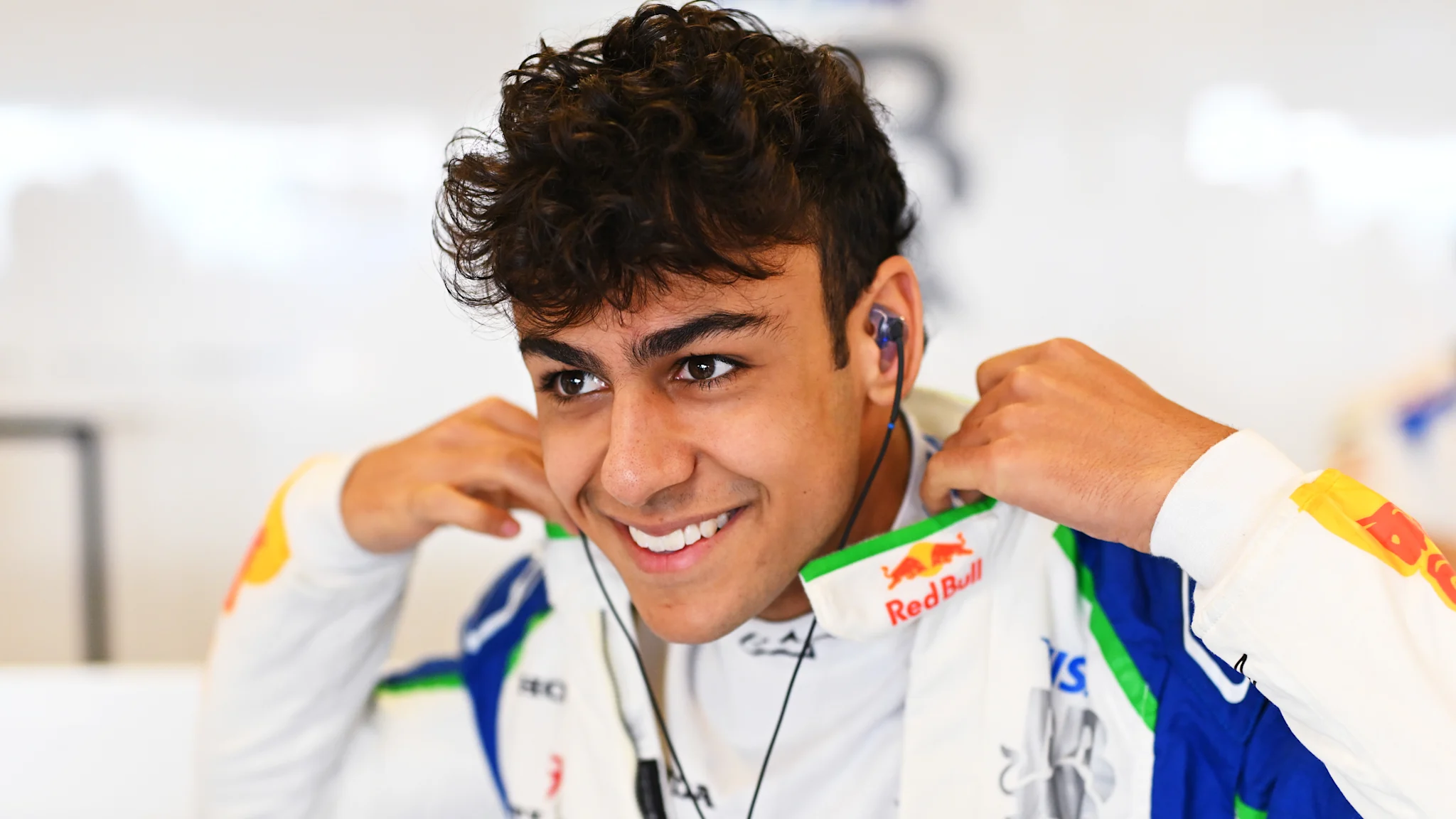 Lindblad Reveals Car Number for Rookie Season in Formula 1