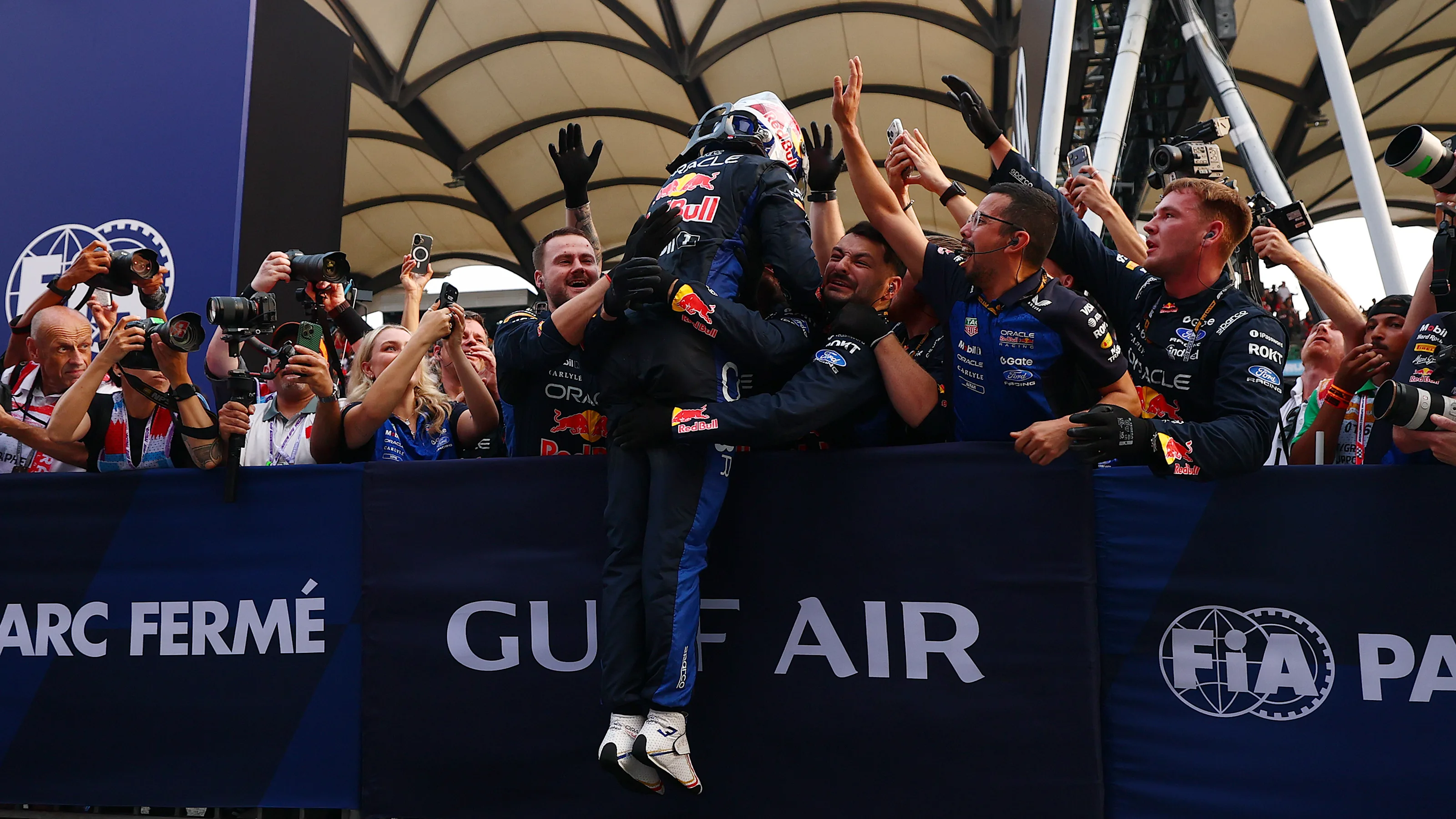 KUALA LUMPUR, MALAYSIA - OCTOBER 04: Race winner Max Verstappen of the Netherlands and Oracle Red