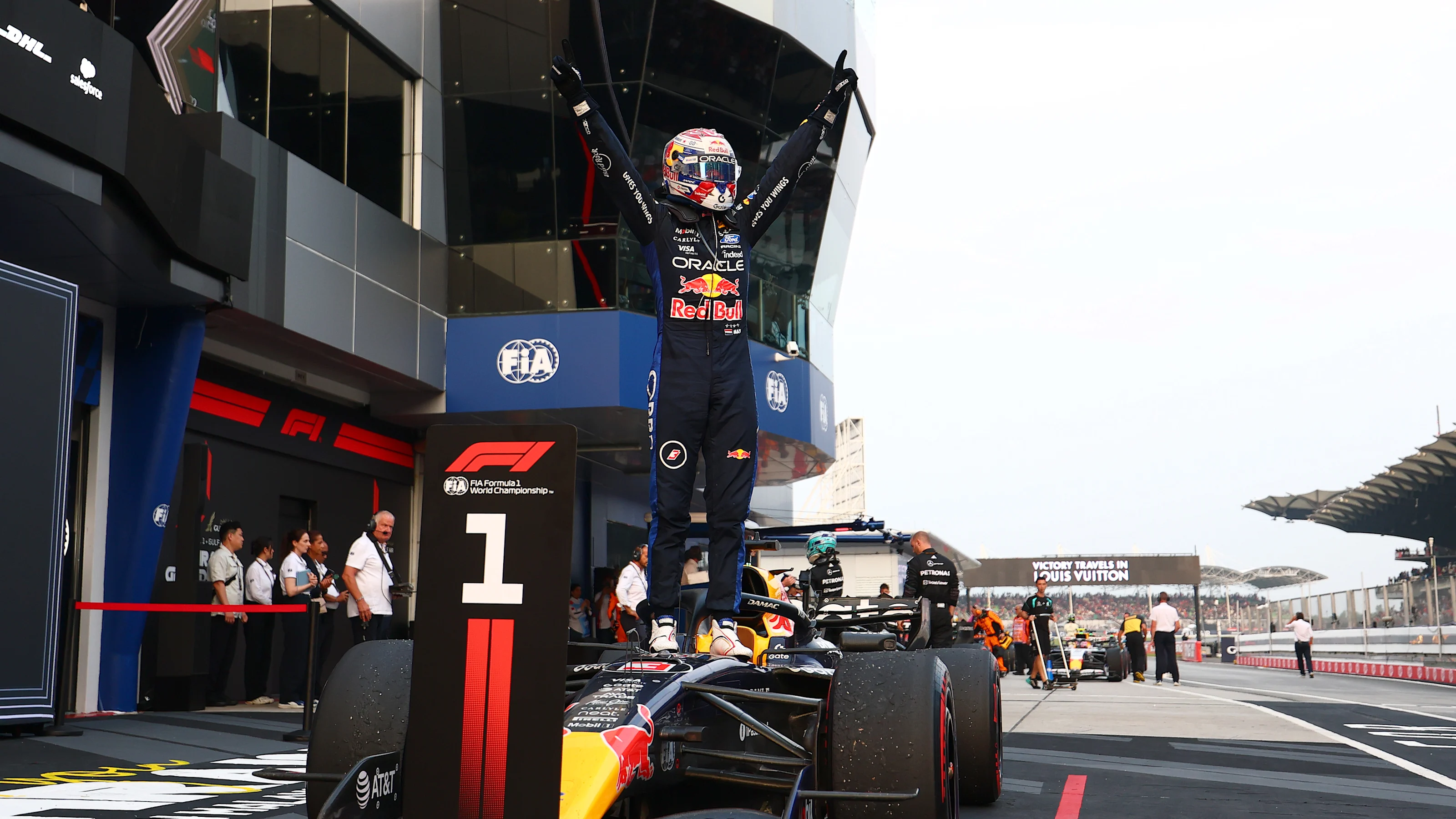 KUALA LUMPUR, MALAYSIA - OCTOBER 04: Race winner Max Verstappen of the Netherlands and Oracle Red