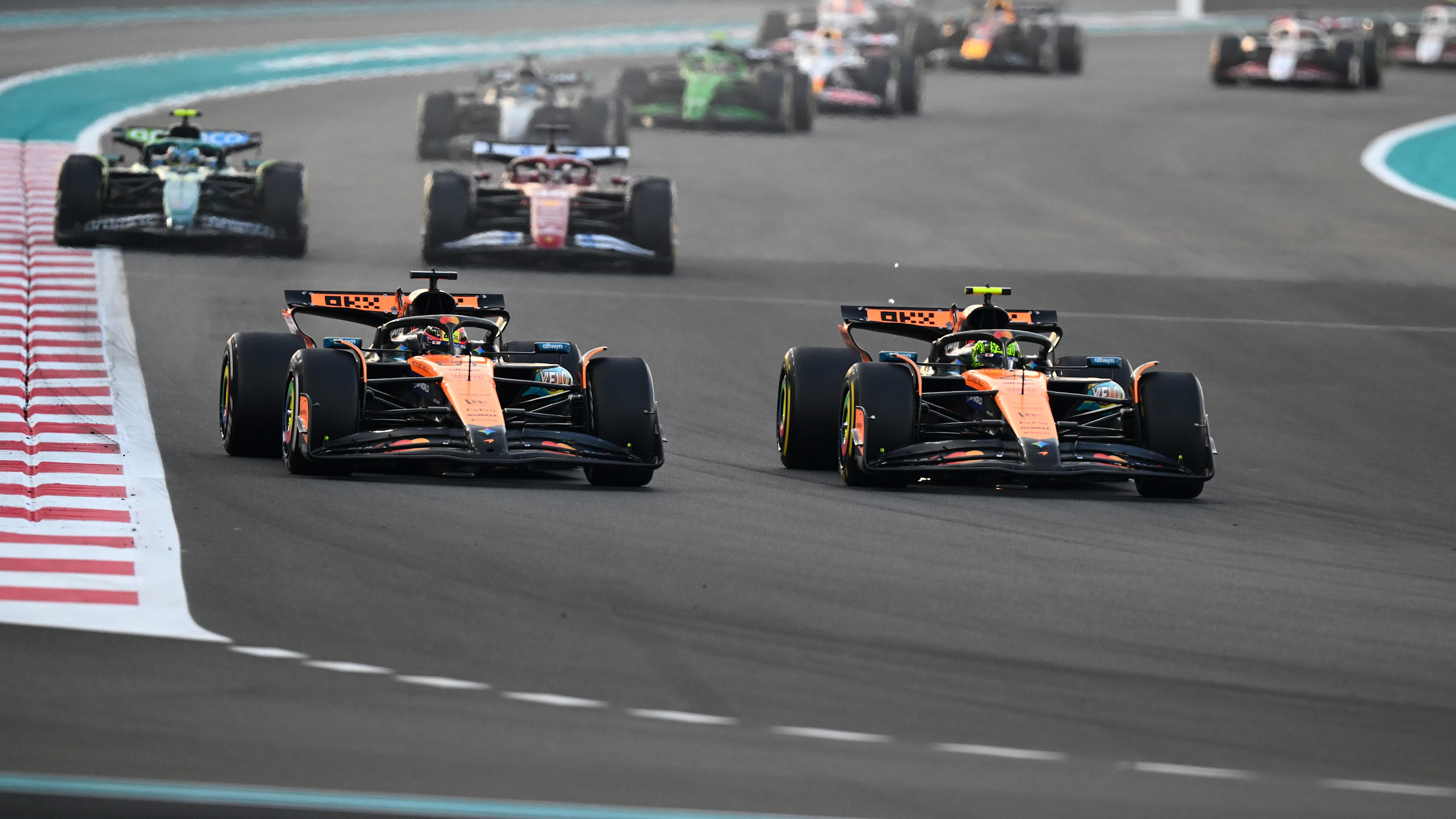 ABU DHABI, UNITED ARAB EMIRATES - DECEMBER 07: Oscar Piastri of Australia driving the (81) McLaren