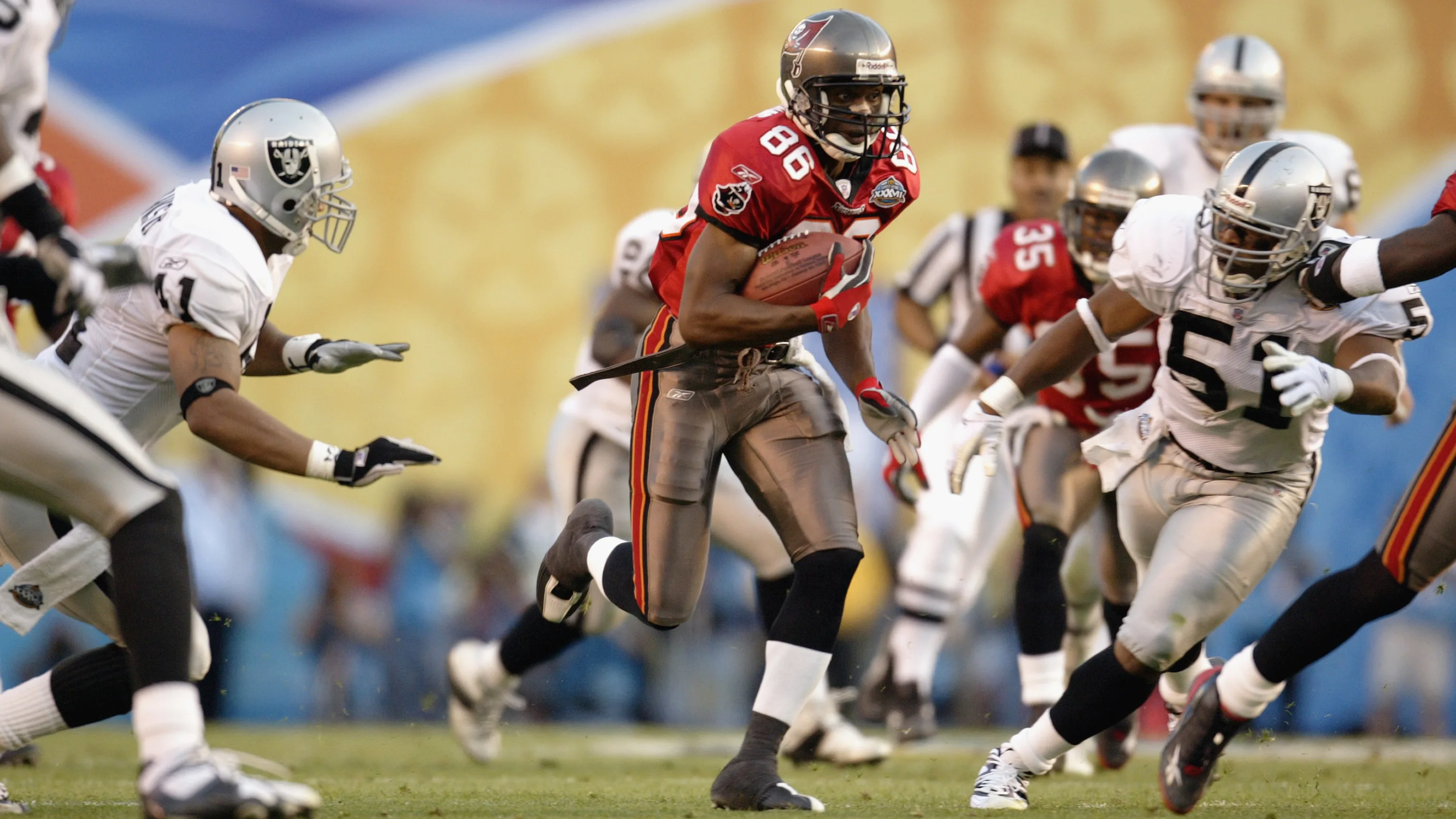 SAN DIEGO - JANUARY 26: Karl Williams #86 of the Tampa Bay Buccaneers returns the punt 25 yards to