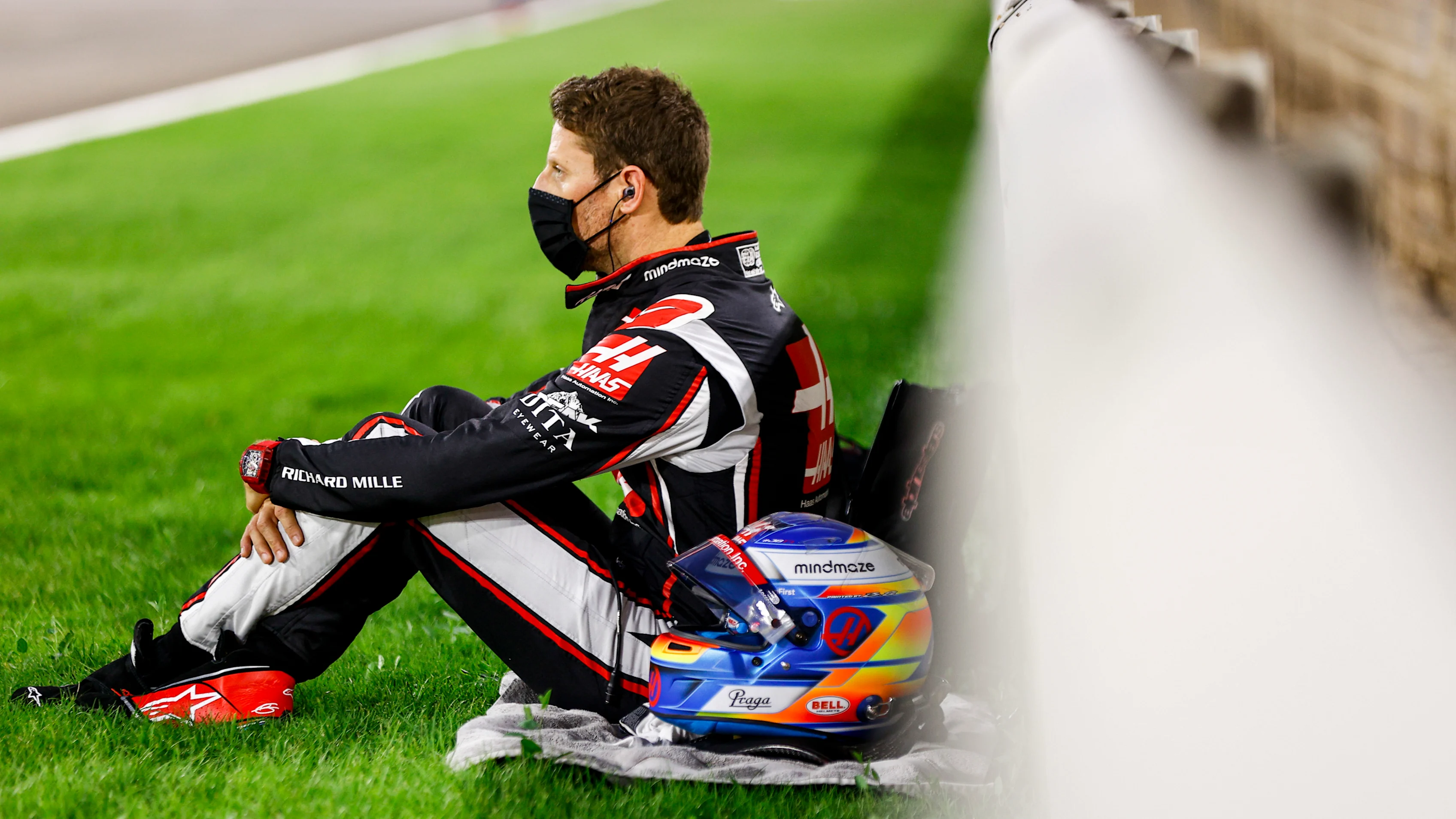 BAHRAIN INTERNATIONAL CIRCUIT, BAHRAIN - NOVEMBER 29: Romain Grosjean, Haas F1, on the grid during