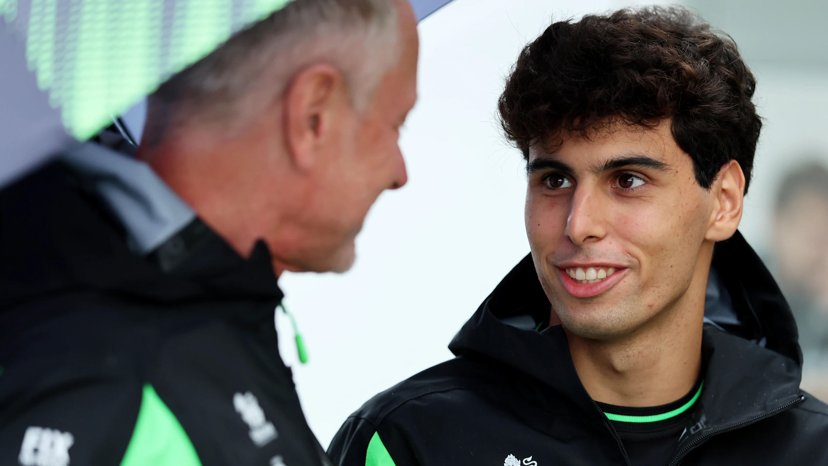 ZANDVOORT, NETHERLANDS - AUGUST 28: Gabriel Bortoleto of Brazil and Stake F1 Team Kick Sauber talks