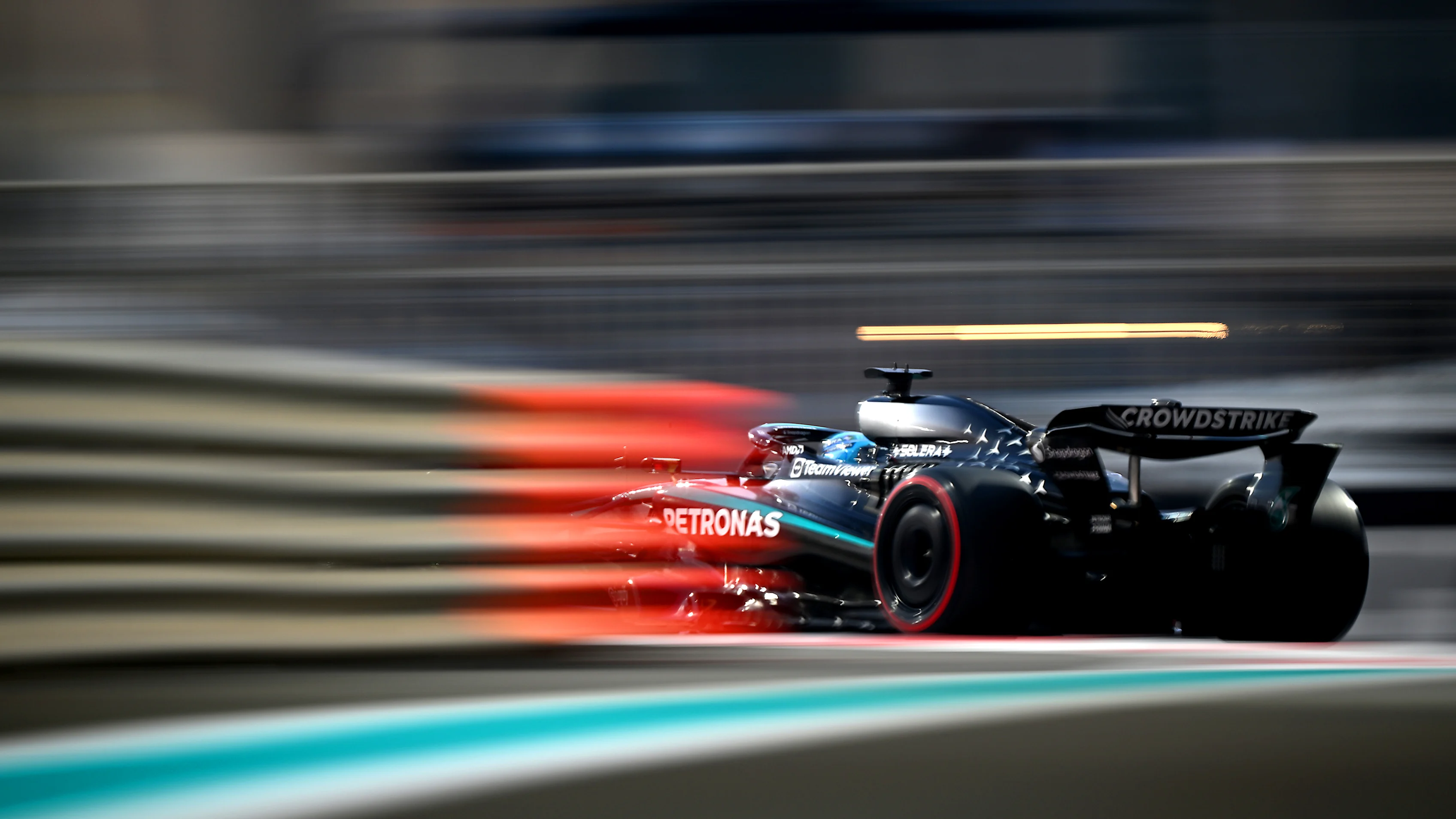 ABU DHABI, UNITED ARAB EMIRATES - DECEMBER 05: George Russell of Great Britain driving the (63) Mercedes AMG Petronas F1 Team W16 on track during practice ahead of the F1 Grand Prix of Abu Dhabi at Yas Marina Circuit on December 05, 2025 in Abu Dhabi, United Arab Emirates. (Photo by Clive Mason/Getty Images)