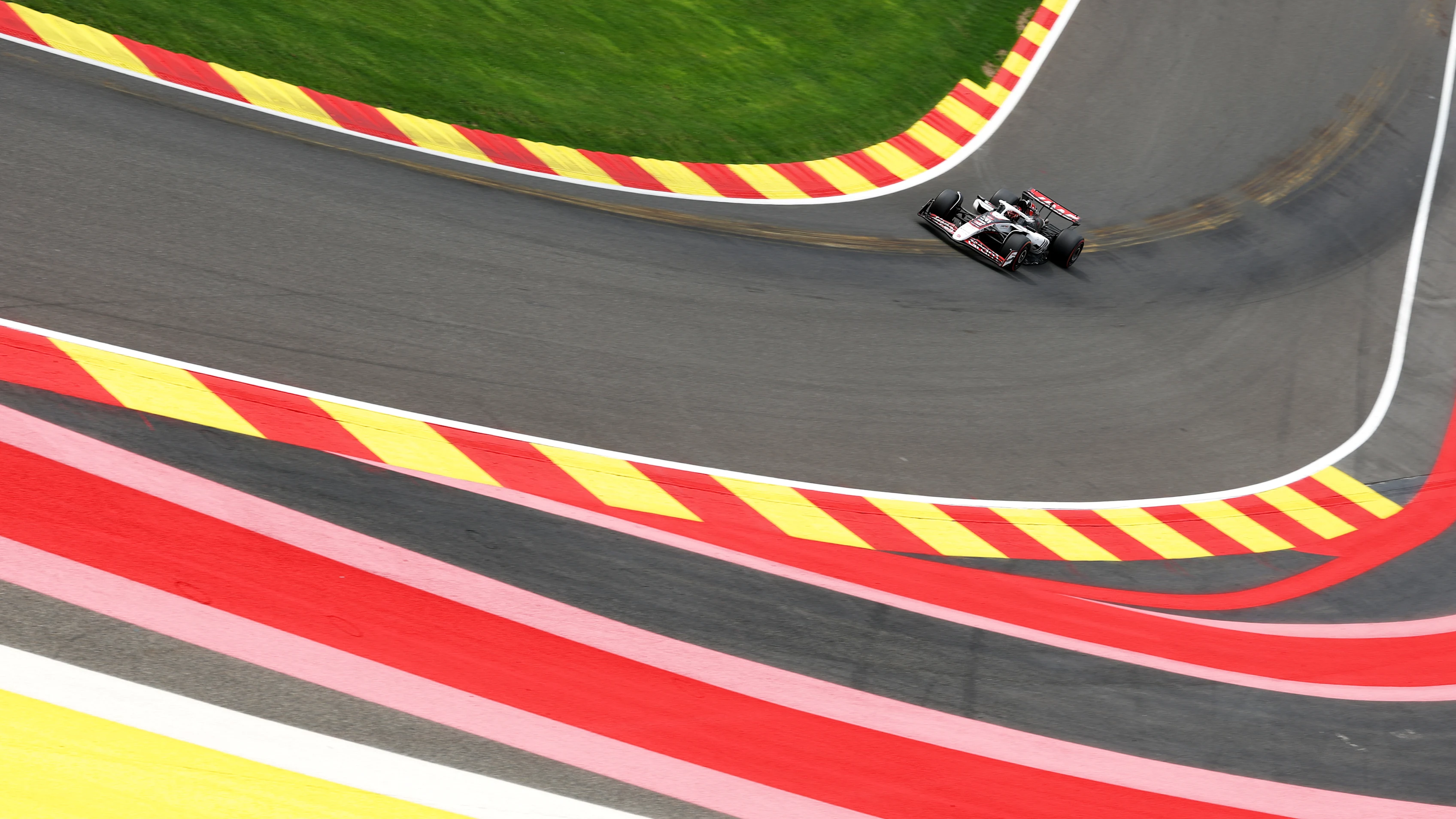 SPA, BELGIUM - JULY 26: Esteban Ocon of France driving the (31) Haas F1 VF-25 Ferrari on track during qualifying ahead of the F1 Grand Prix of Belgium at Circuit de Spa-Francorchamps on July 26, 2025 in Spa, Belgium. (Photo by Ryan Pierse/Getty Images)