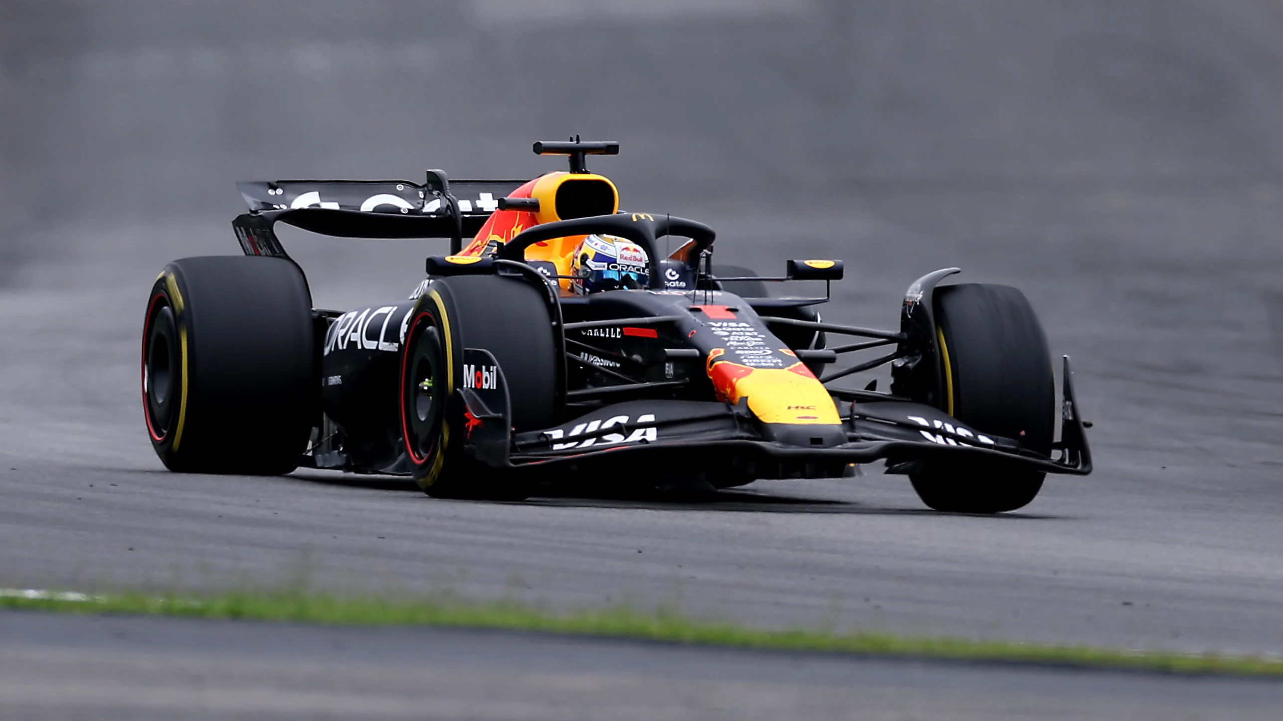 SAO PAULO, BRAZIL - NOVEMBER 09: Max Verstappen of the Netherlands driving the (1) Oracle Red Bull