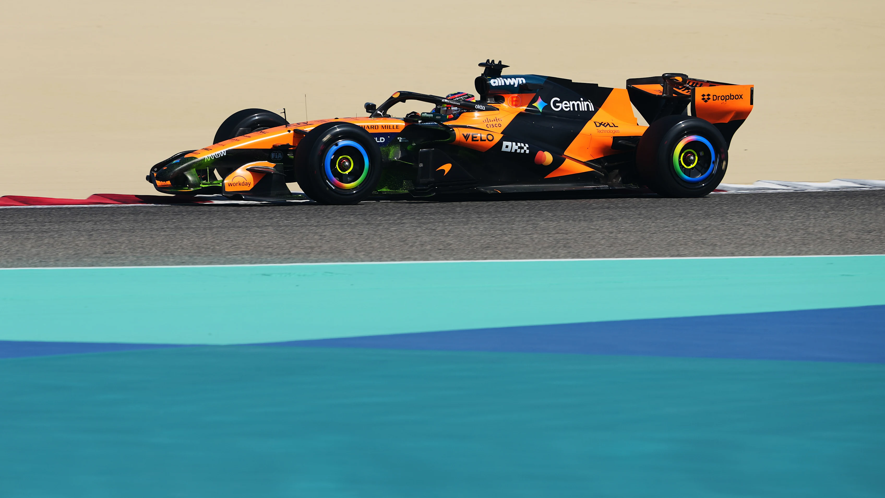 BAHRAIN, BAHRAIN - FEBRUARY 20: Oscar Piastri of Australia driving the (81) McLaren MCL40 Mercedes