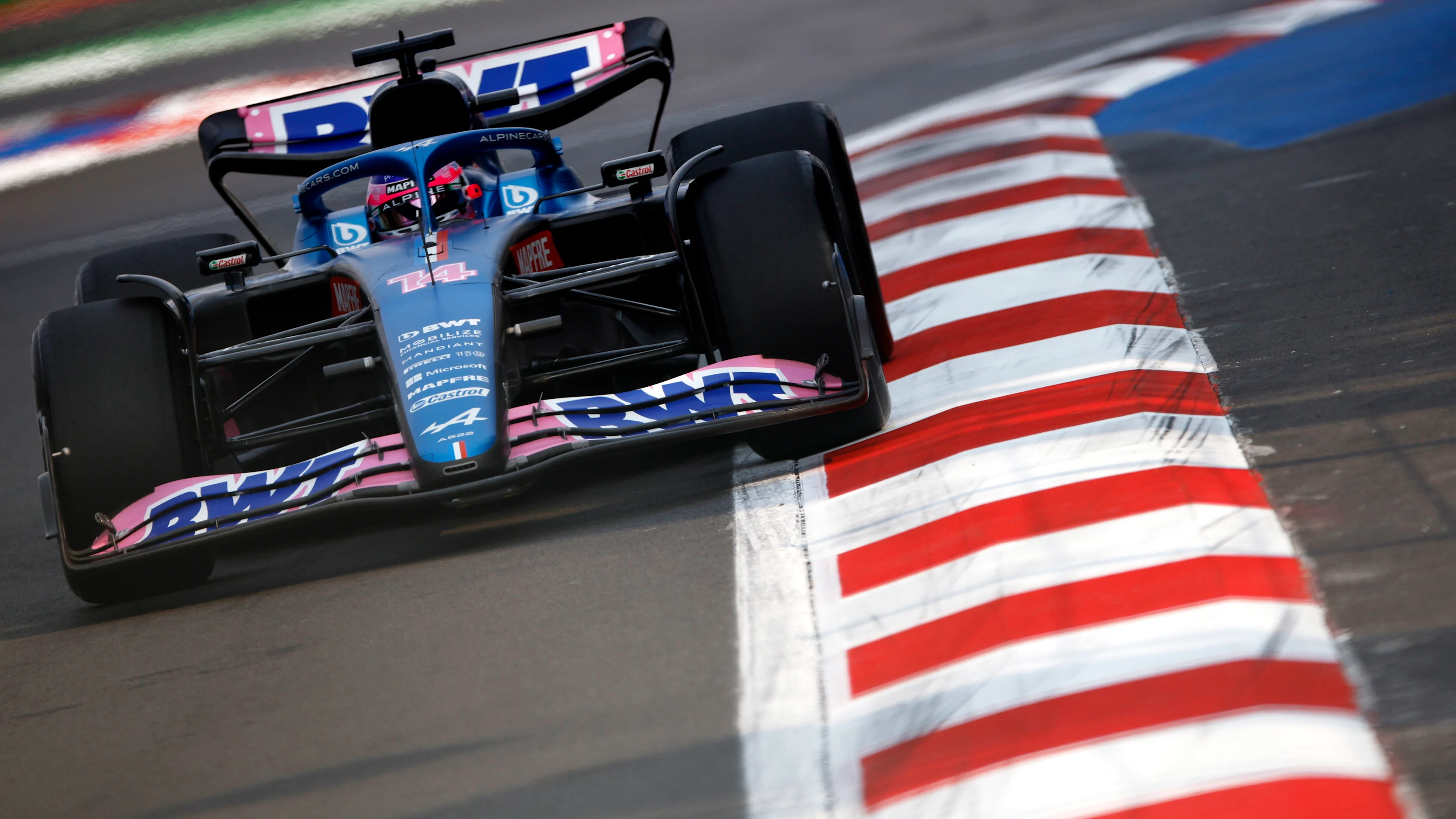 MEXICO CITY, MEXICO - OCTOBER 28: Fernando Alonso of Spain driving the (14) Alpine F1 A522 Renault