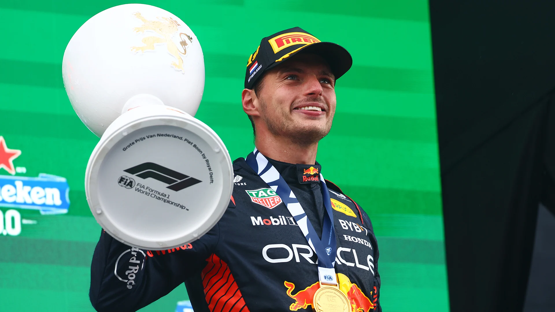 verstappen-zandvoort-podium-trophy-2023.png