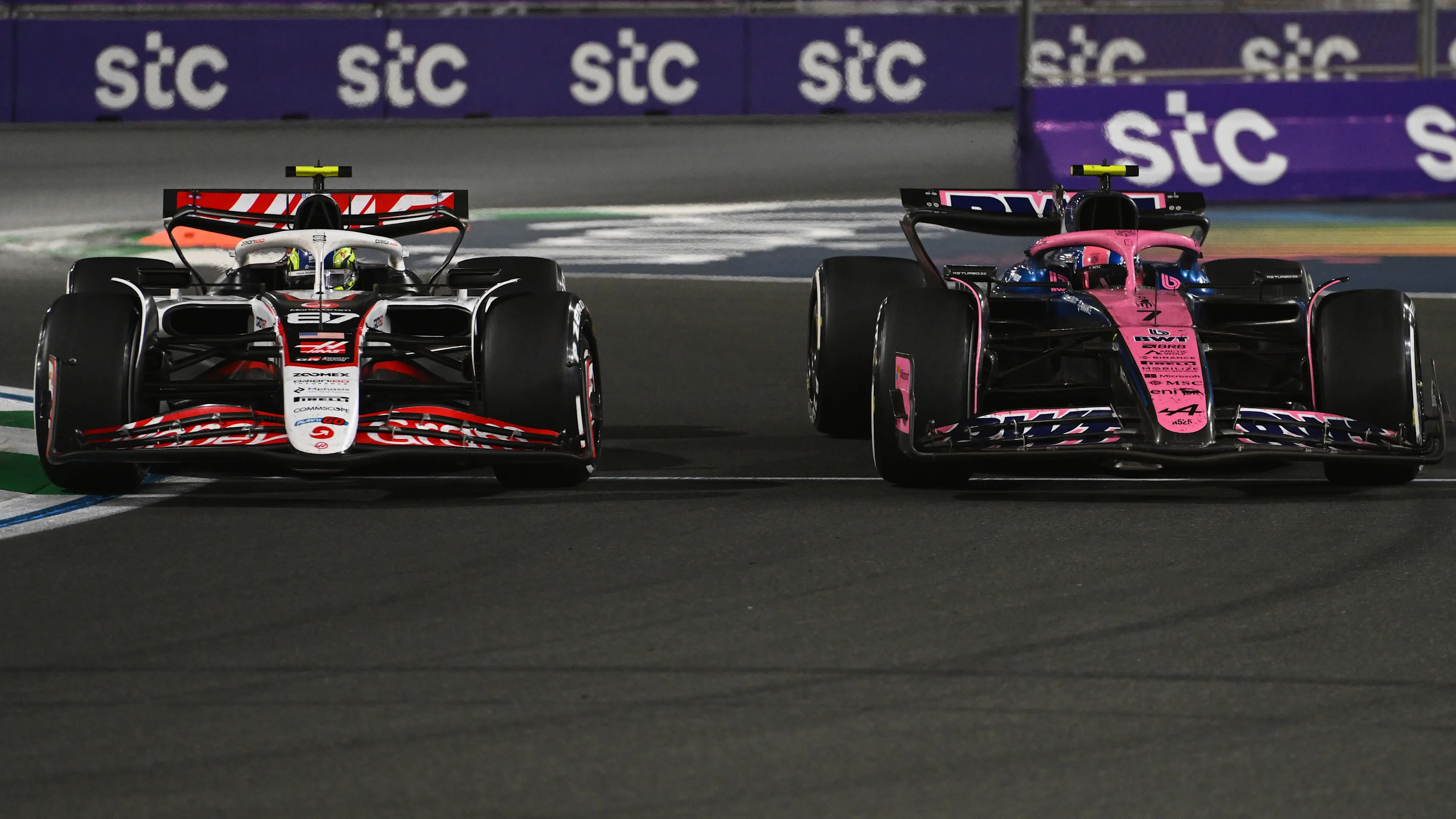JEDDAH, SAUDI ARABIA - APRIL 20: Oliver Bearman of Great Britain driving the (87) Haas F1 VF-25