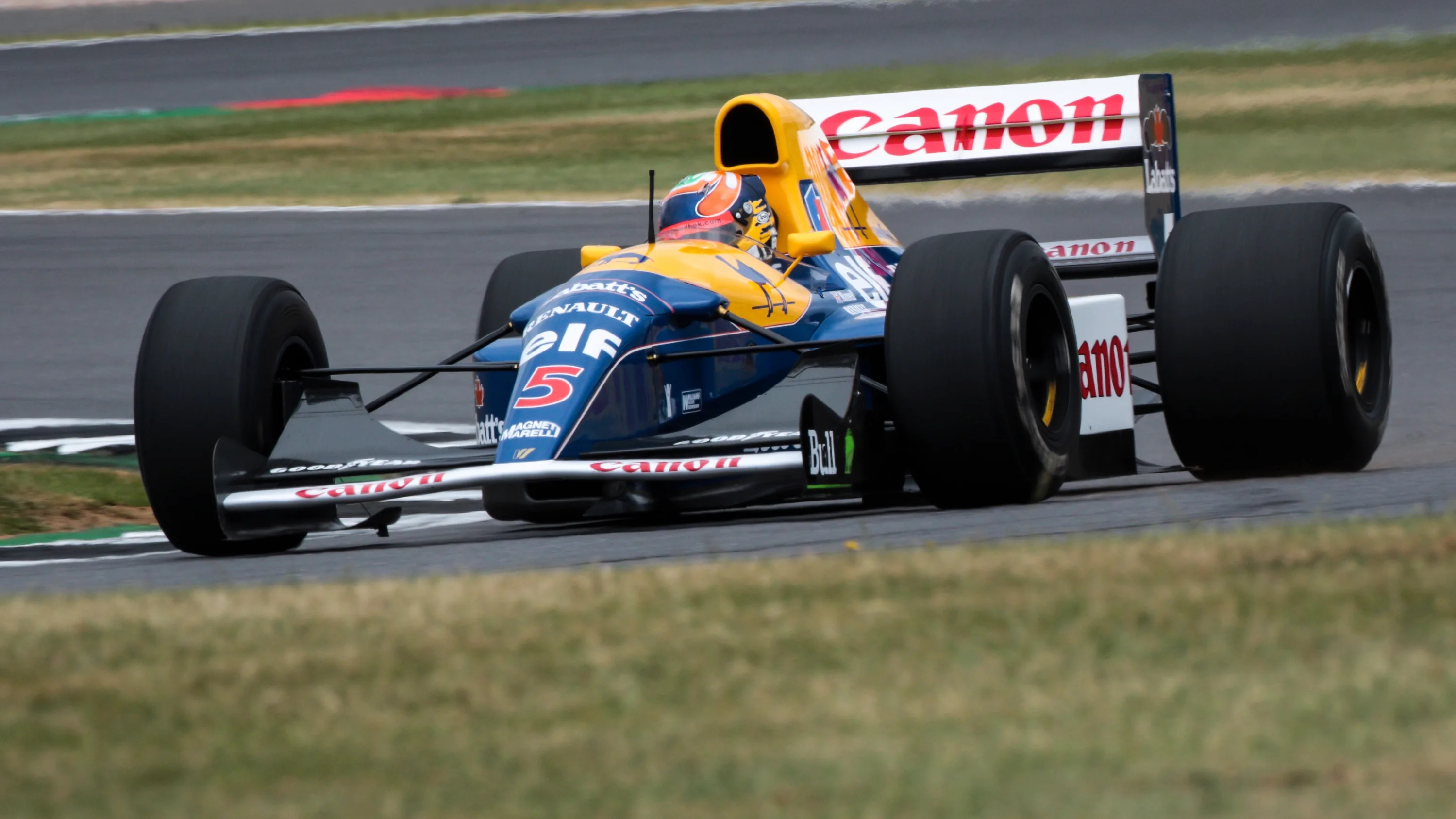 Chandhok at the wheel of the FW14B, which still requires a computer from 1992 for data analysis © James Bearne / Williams Heritage
