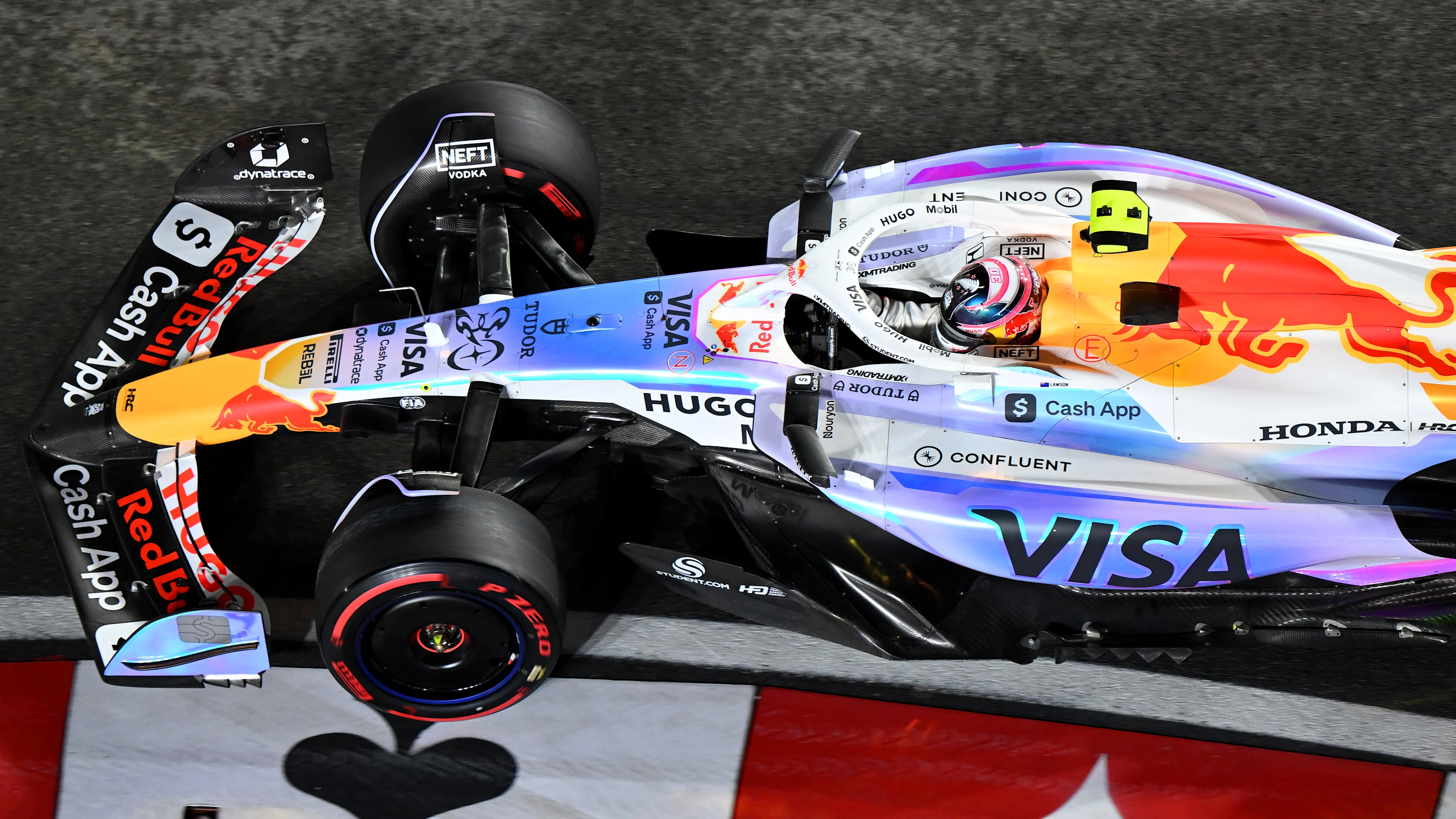 LAS VEGAS, NEVADA - NOVEMBER 21: Liam Lawson of New Zealand driving the (30) Visa Cash App Racing