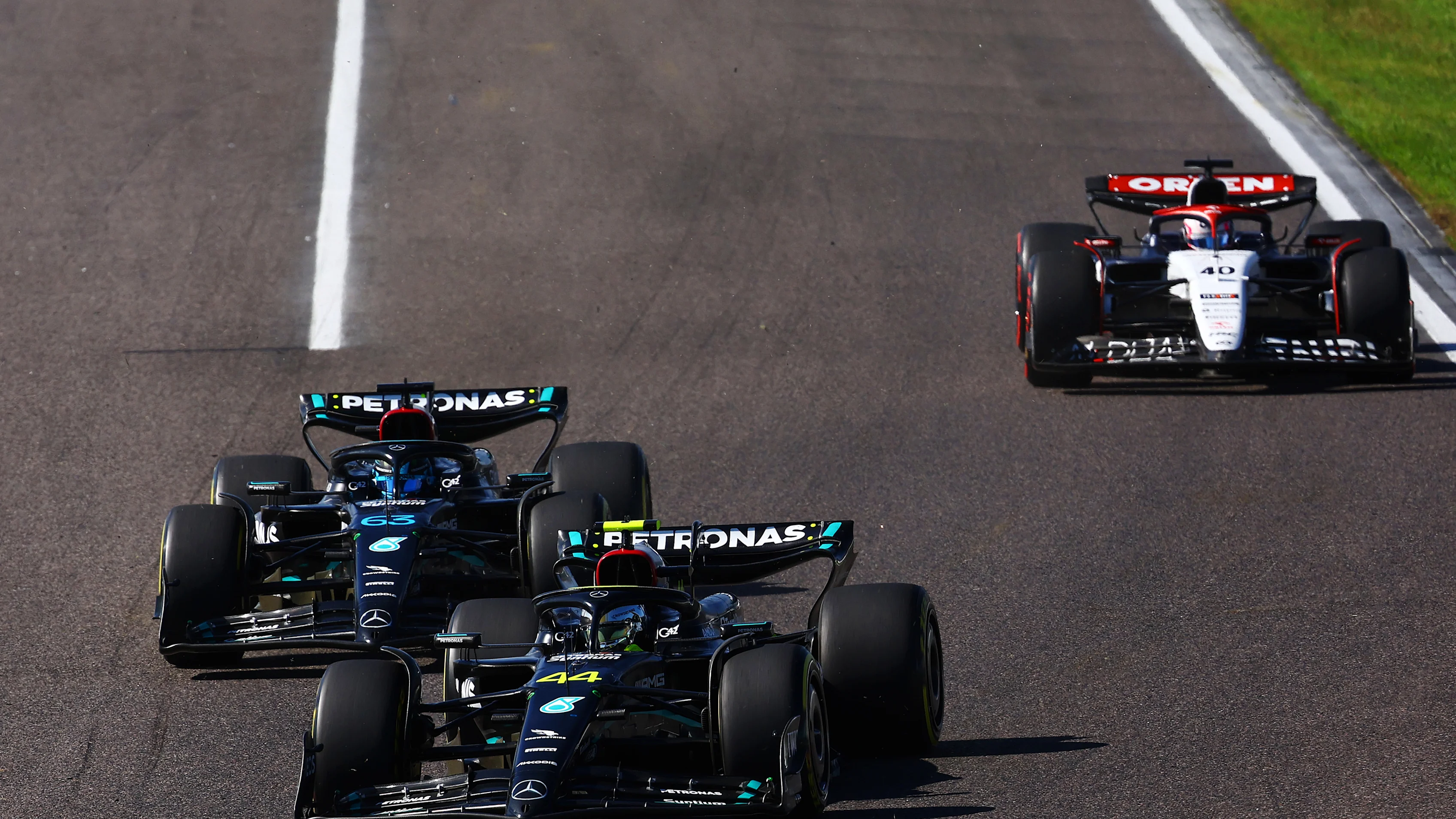 SUZUKA, JAPAN - SEPTEMBER 24: Lewis Hamilton of Great Britain driving the (44) Mercedes AMG