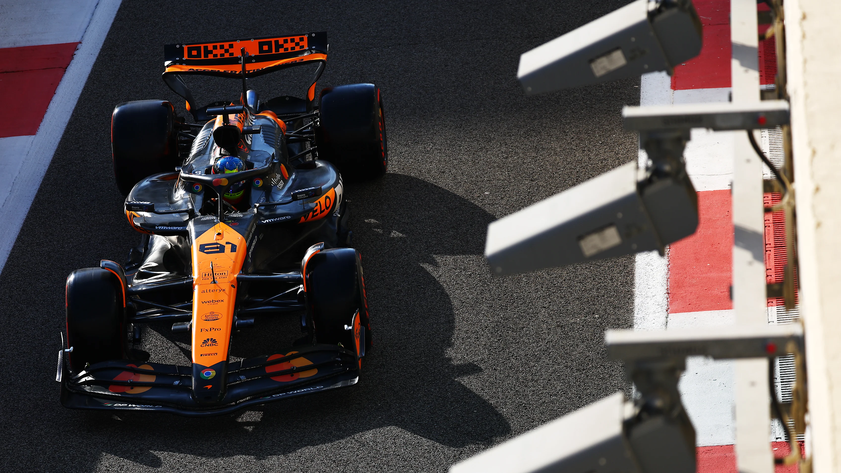 ABU DHABI, UNITED ARAB EMIRATES - DECEMBER 07: Oscar Piastri of Australia driving the (81) McLaren