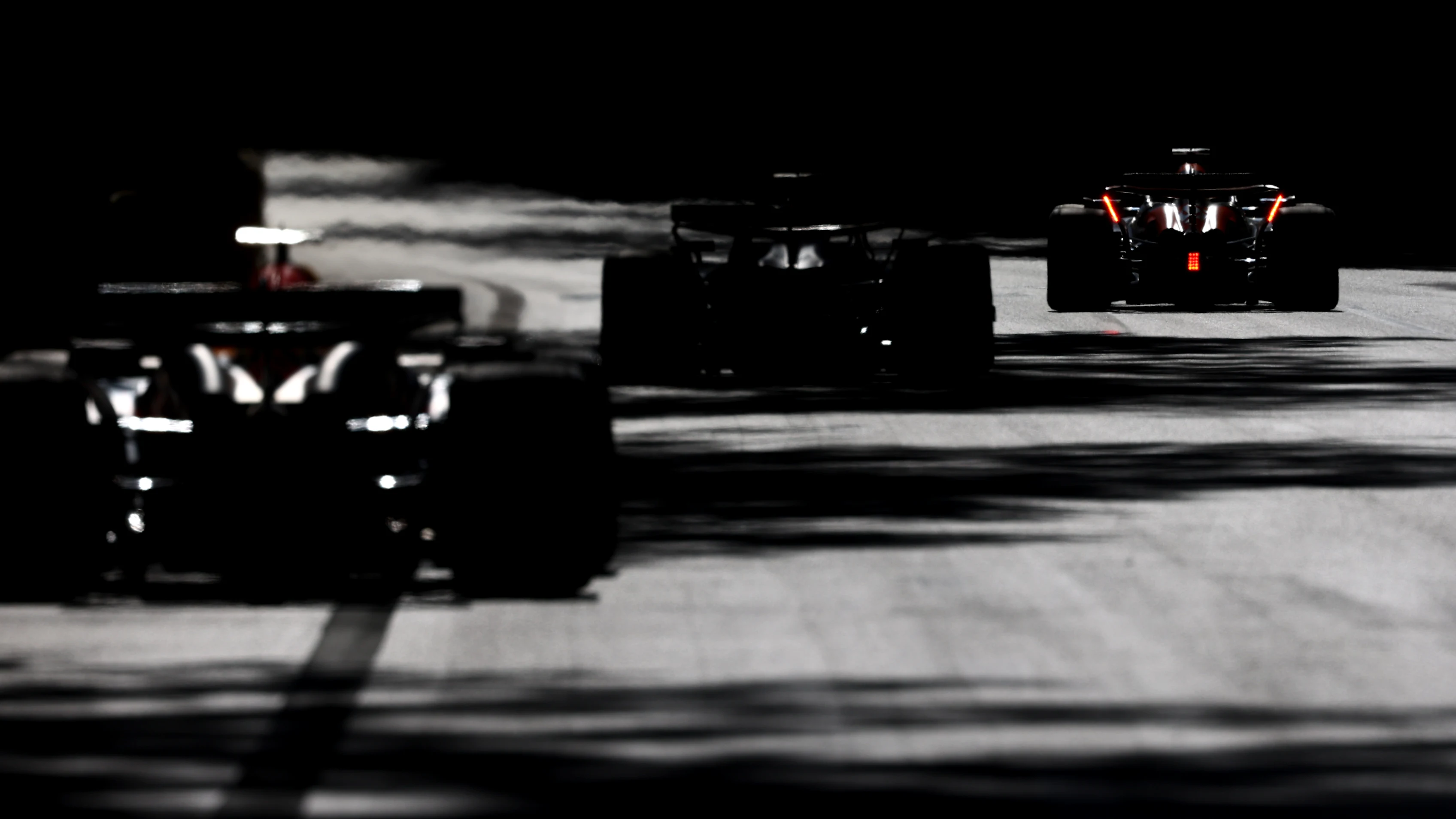 BAKU, AZERBAIJAN - SEPTEMBER 15: Oscar Piastri of Australia driving the (81) McLaren MCL38 Mercedes