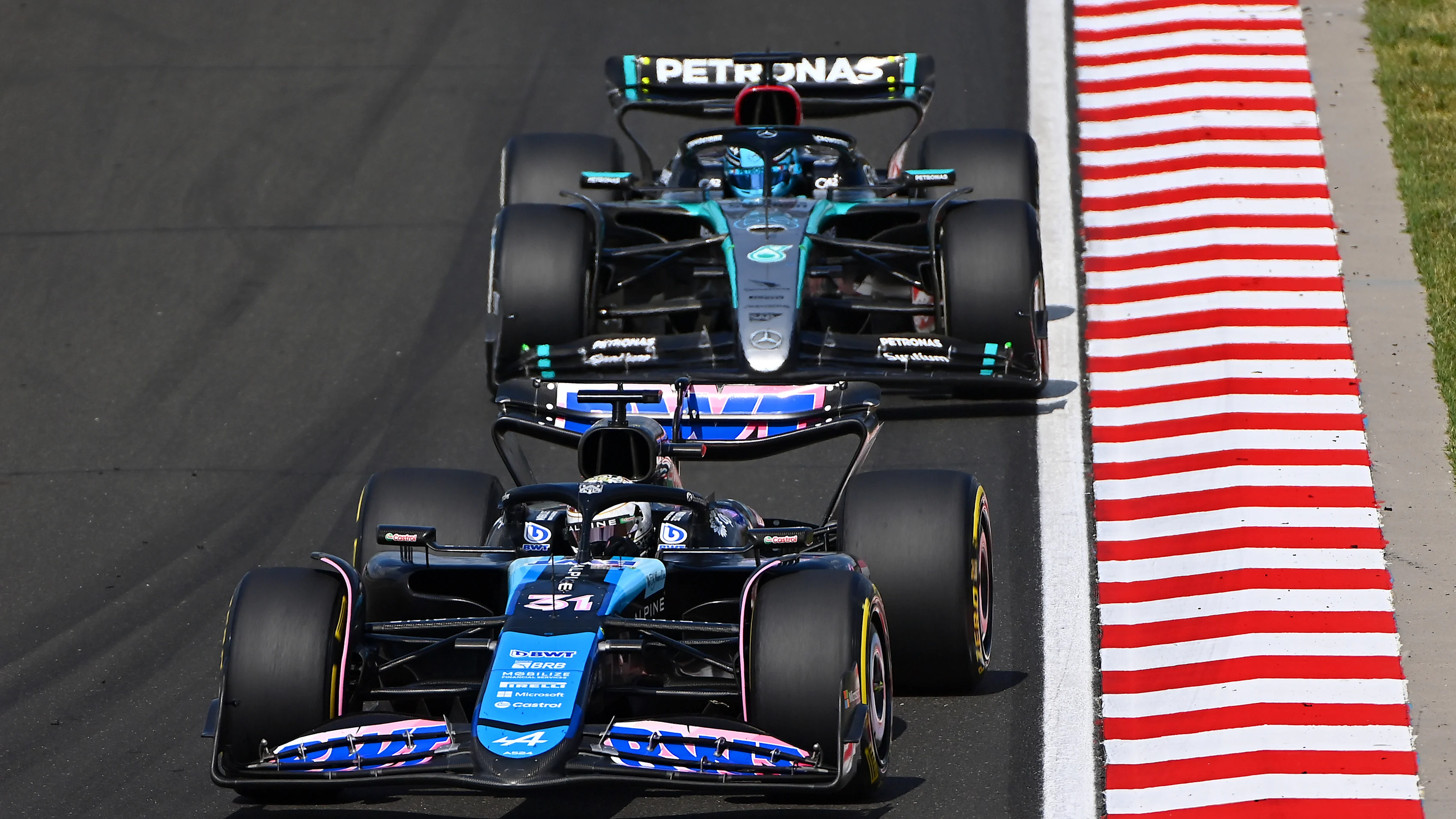 MIAMI INTERNATIONAL AUTODROME, UNITED STATES OF AMERICA - MAY 05: Pierre Gasly, Alpine A524, leads