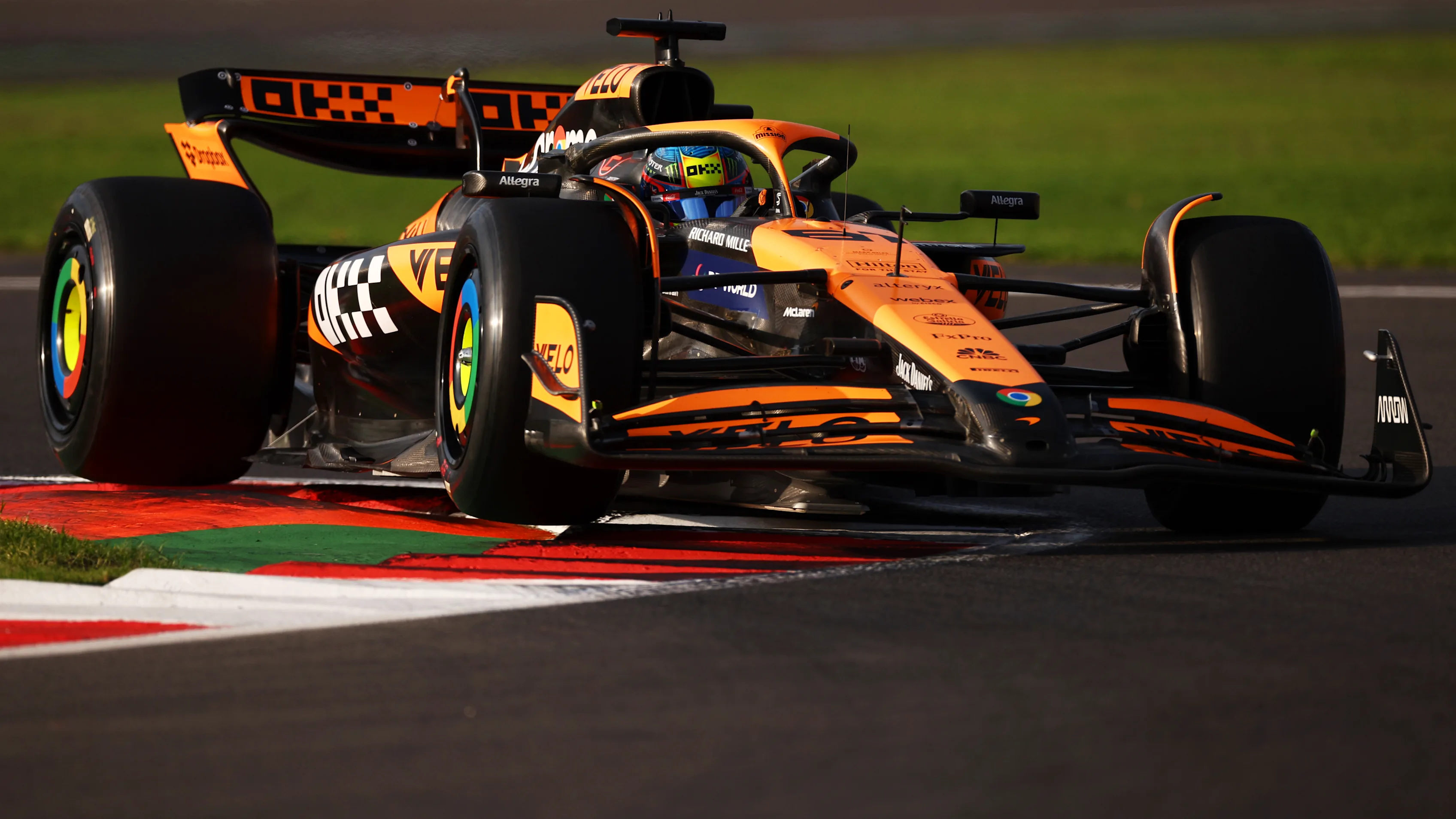 MEXICO CITY, MEXICO - OCTOBER 25: Oscar Piastri of Australia driving the (81) McLaren MCL38