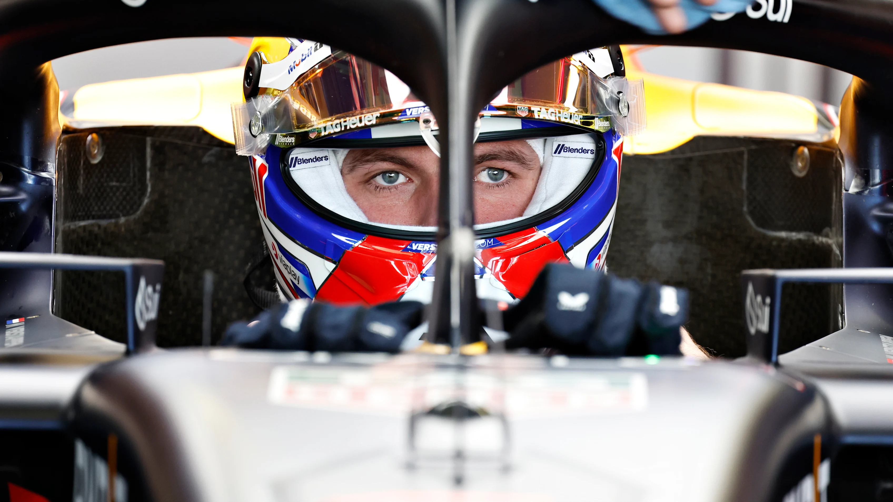 MEXICO CITY, MEXICO - OCTOBER 25: Max Verstappen of the Netherlands and Oracle Red Bull Racing