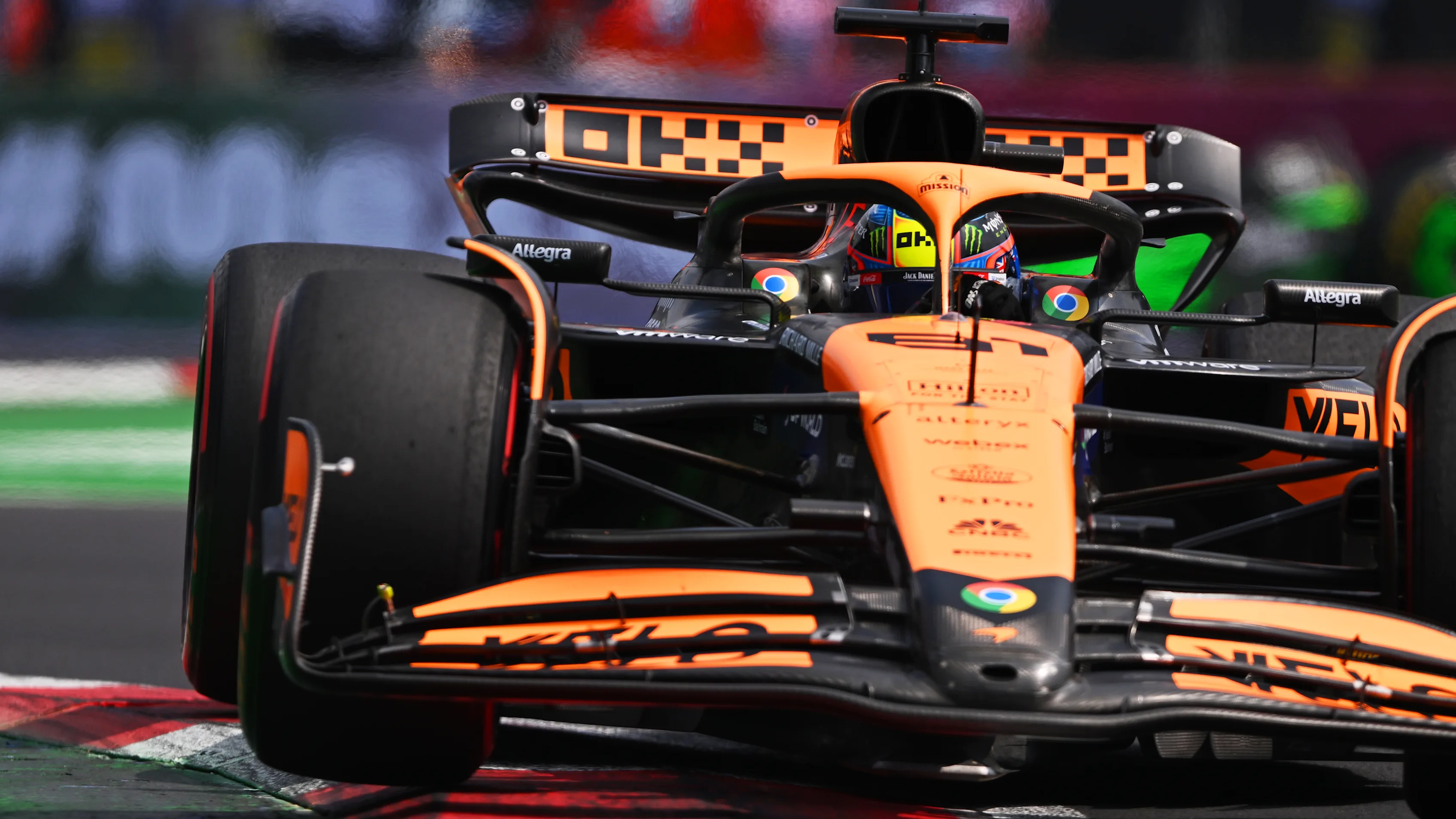 MEXICO CITY, MEXICO - OCTOBER 26: Oscar Piastri of Australia driving the (81) McLaren MCL38