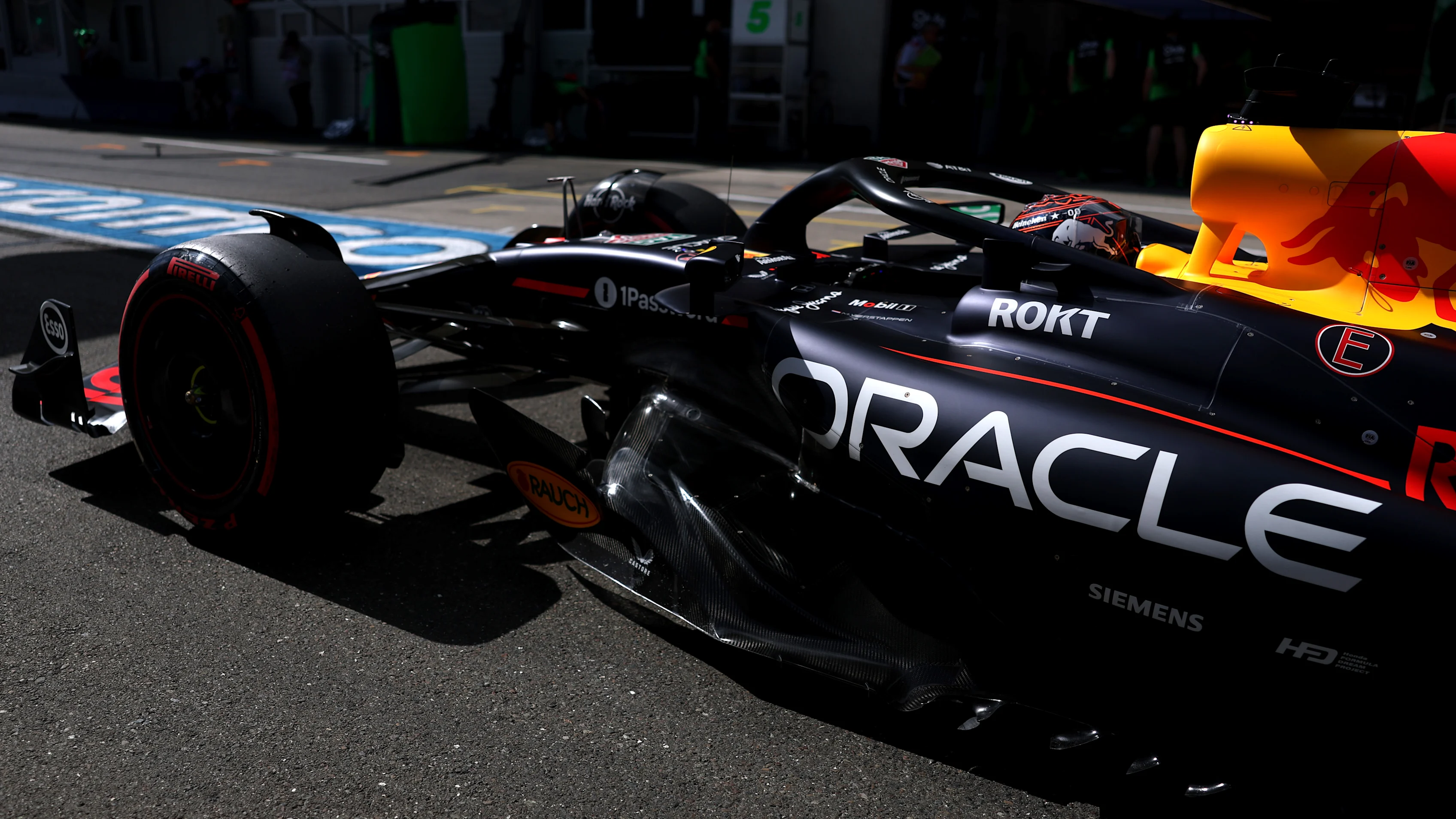 SPIELBERG, AUSTRIA - JUNE 28: Max Verstappen of the Netherlands driving the (1) Oracle Red Bull Racing RB21 in the Pitlane during qualifying ahead of the F1 Grand Prix of Austria at Red Bull Ring on June 28, 2025 in Spielberg, Austria. (Photo by Mark Thompson/Getty Images)