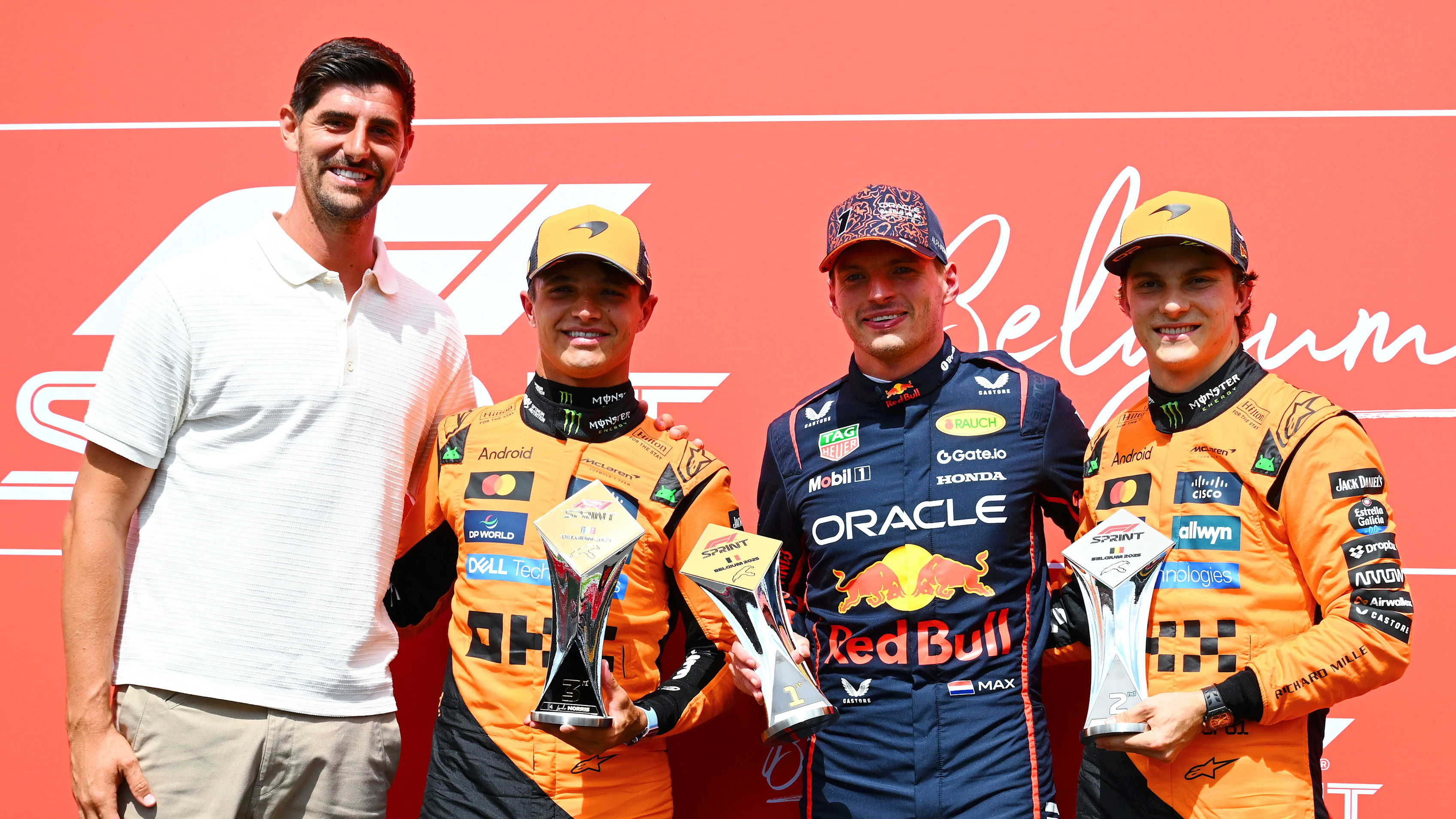 Real Madrid goalkeeper Thibaut Courtois presented the top three finishers in the Sprint with their trophies