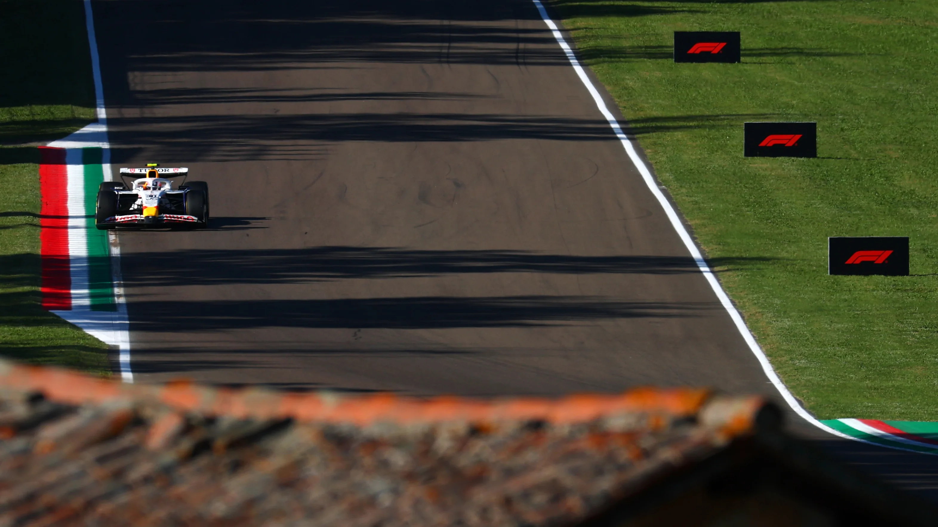 IMOLA, ITALY - MAY 16: Lando Norris of Great Britain driving the (4) McLaren MCL39 Mercedes on