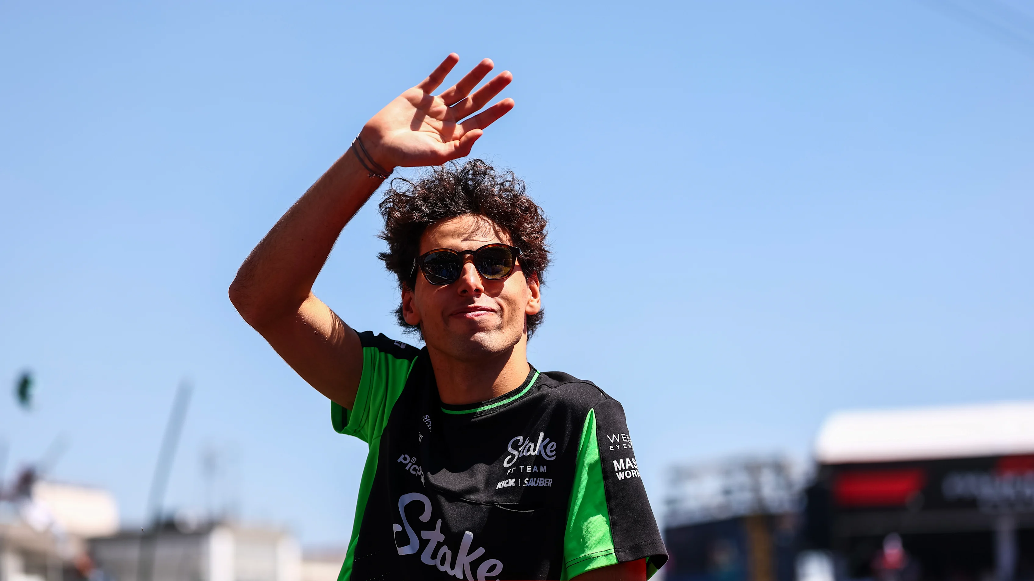 MEXICO CITY, MEXICO - OCTOBER 26: Gabriel Bortoleto of Brazil and Stake F1 Team Kick Sauber waves