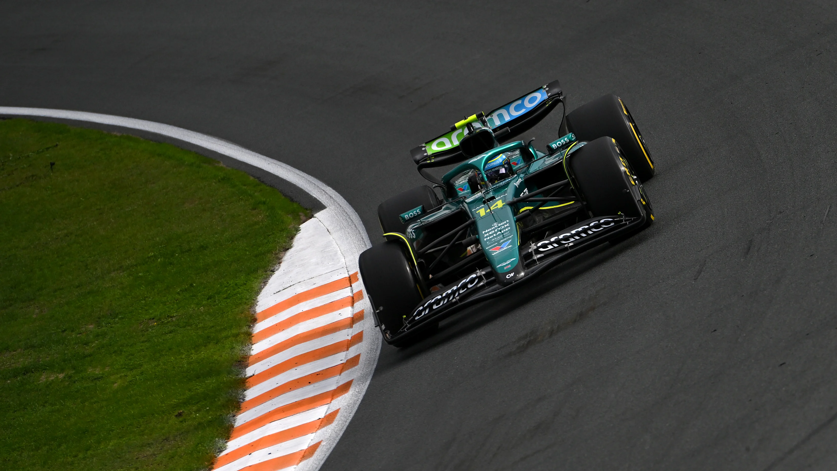 ZANDVOORT, NETHERLANDS - AUGUST 29: Fernando Alonso of Spain driving the (14) Aston Martin F1 Team AMR25 Mercedes on track during practice ahead of the F1 Grand Prix of Netherlands at Circuit Zandvoort on August 29, 2025 in Zandvoort, Netherlands. (Photo by Rudy Carezzevoli/Getty Images)