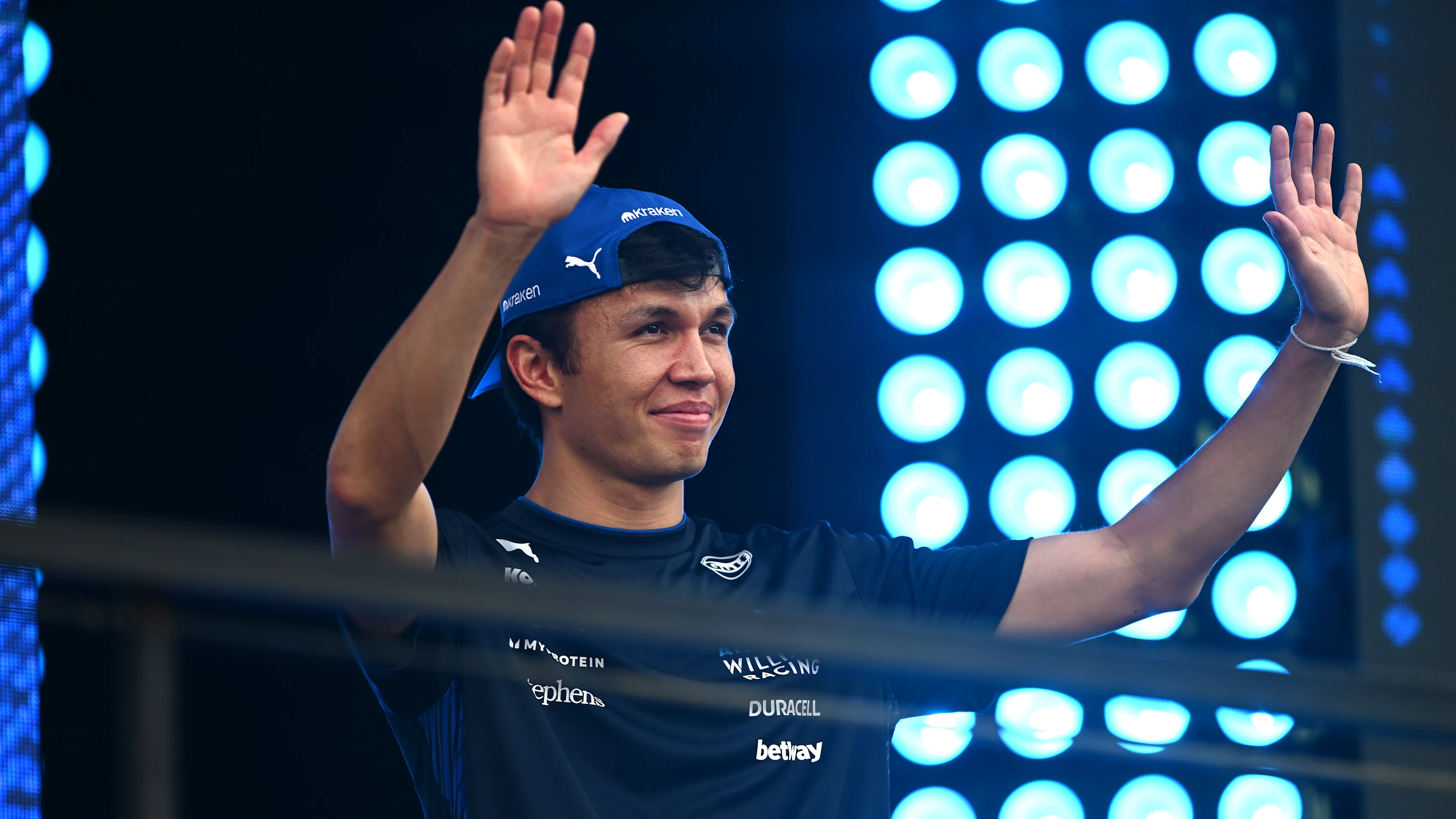 JEDDAH, SAUDI ARABIA - APRIL 20: Alexander Albon of Thailand and Williams waves on the drivers