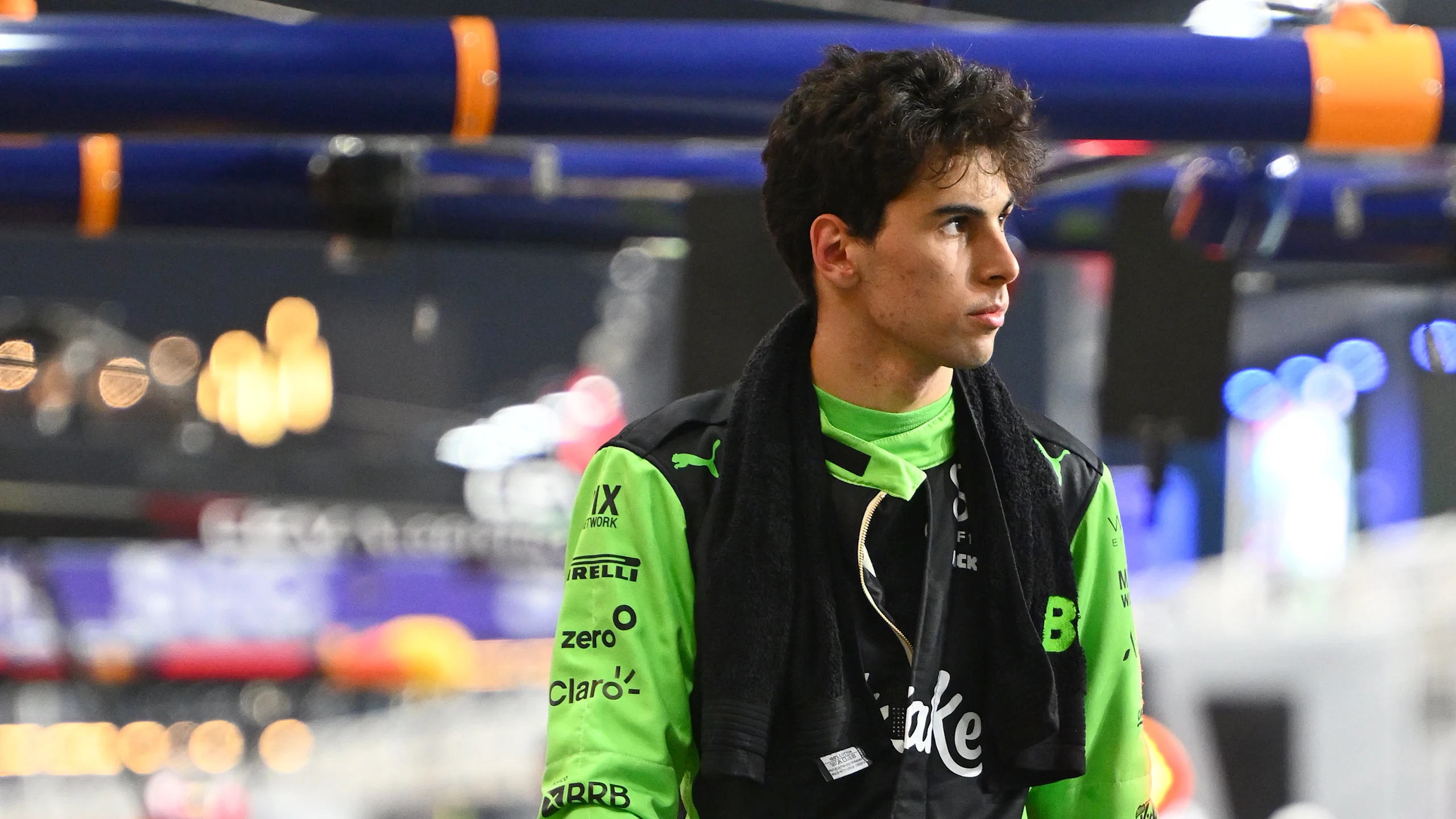 JEDDAH, SAUDI ARABIA - APRIL 19: Twentieth placed qualifier Gabriel Bortoleto of Brazil and Stake