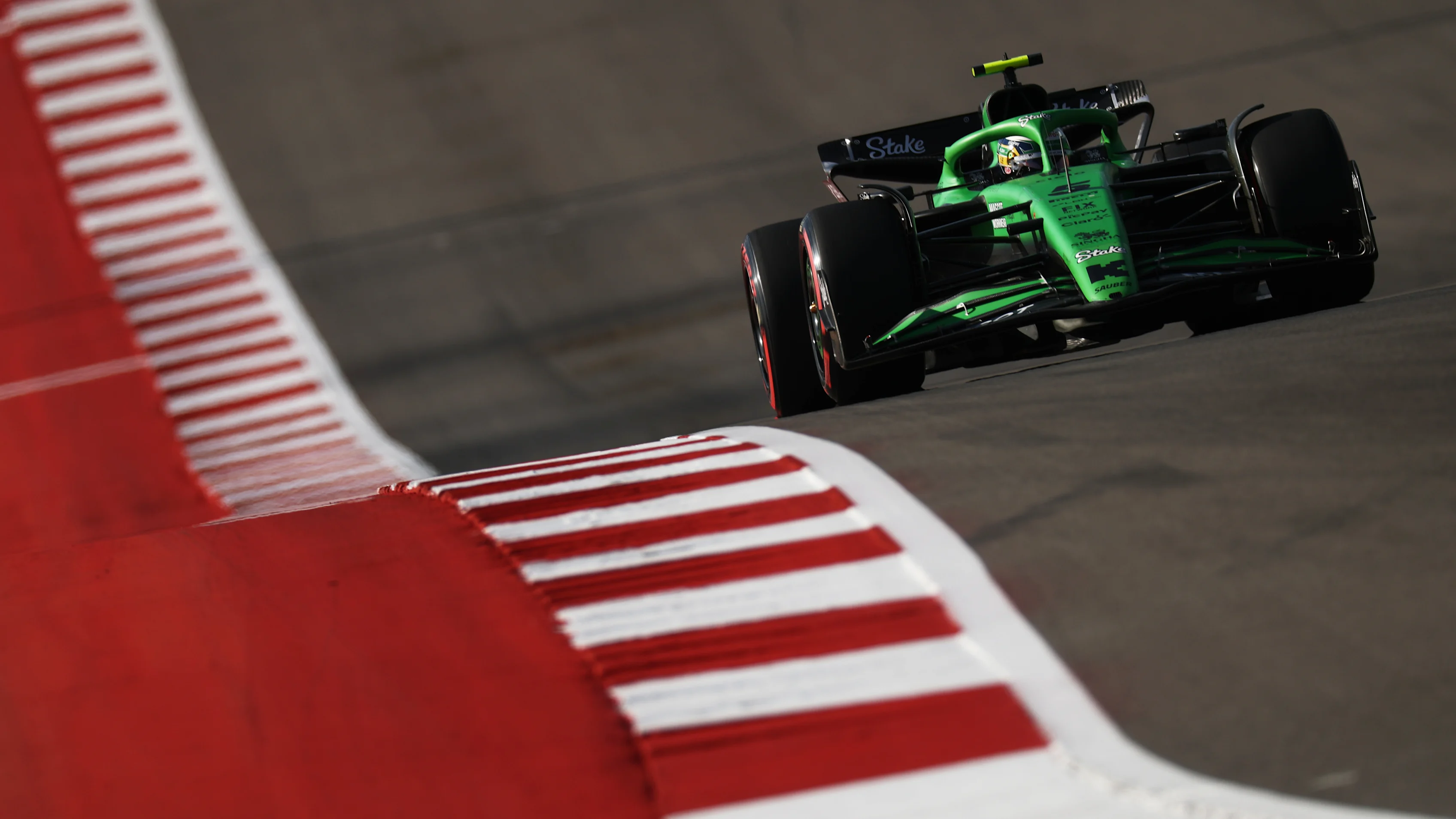 AUSTIN, TEXAS - OCTOBER 18: Gabriel Bortoleto of Brazil driving the (5) Kick Sauber C45 Ferrari on
