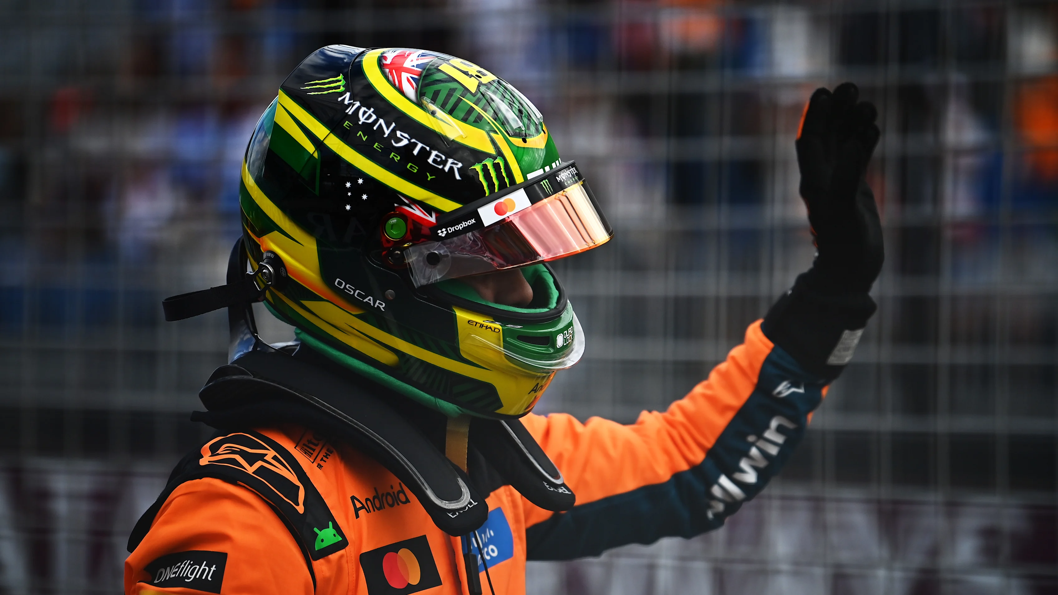 MELBOURNE, AUSTRALIA - MARCH 07: Fifth placed qualifier Oscar Piastri of Australia and McLaren waves from parc ferme during qualifying ahead of the F1 Grand Prix of Australia at Albert Park Grand Prix Circuit on March 07, 2026 in Melbourne, Australia. (Photo by James Sutton - Formula 1/Formula 1 via Getty Images)