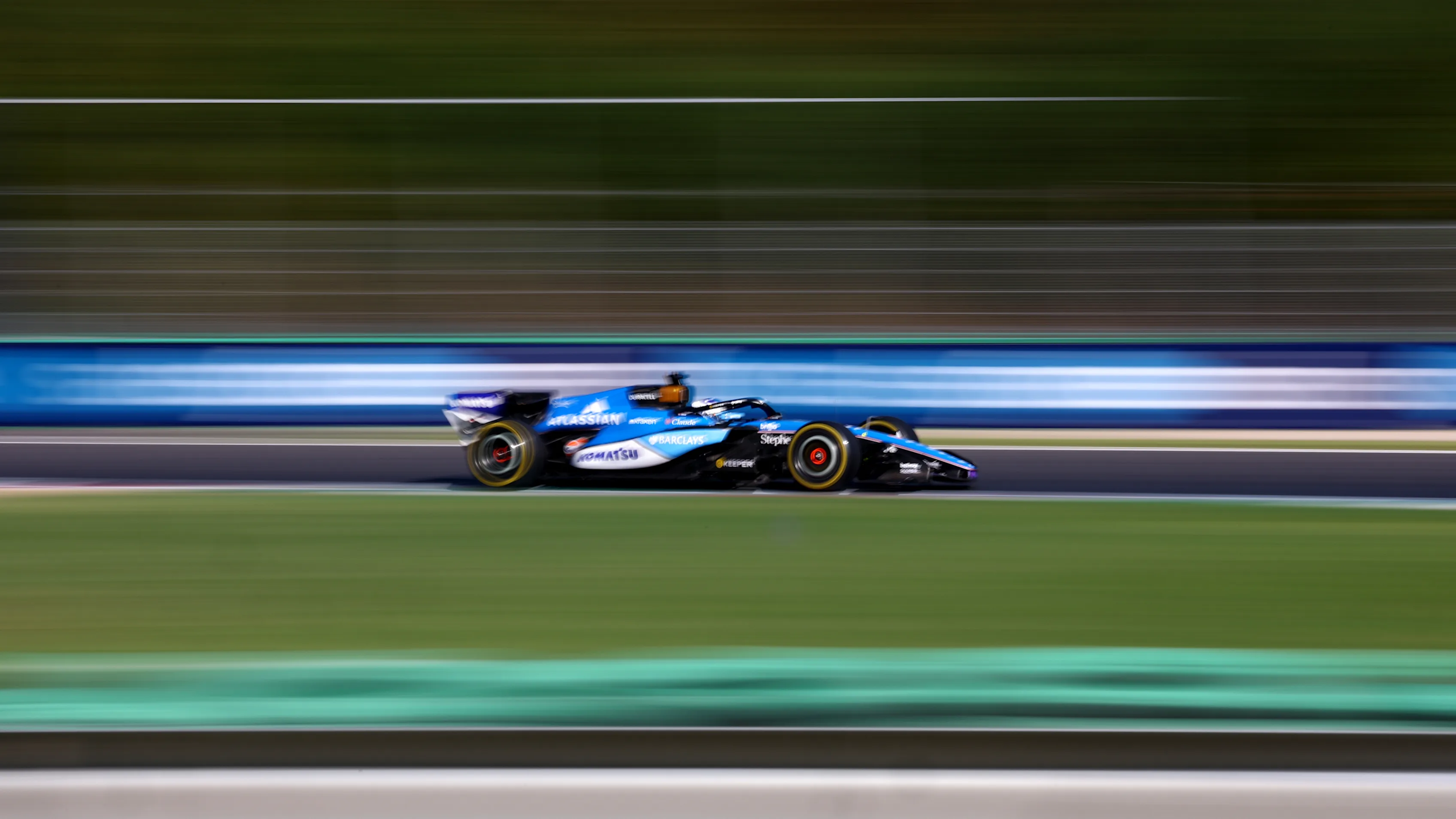 MONZA, ITALY - SEPTEMBER 04: Alexander Albon of Thailand driving the (23) Williams FW48 Mercedes on