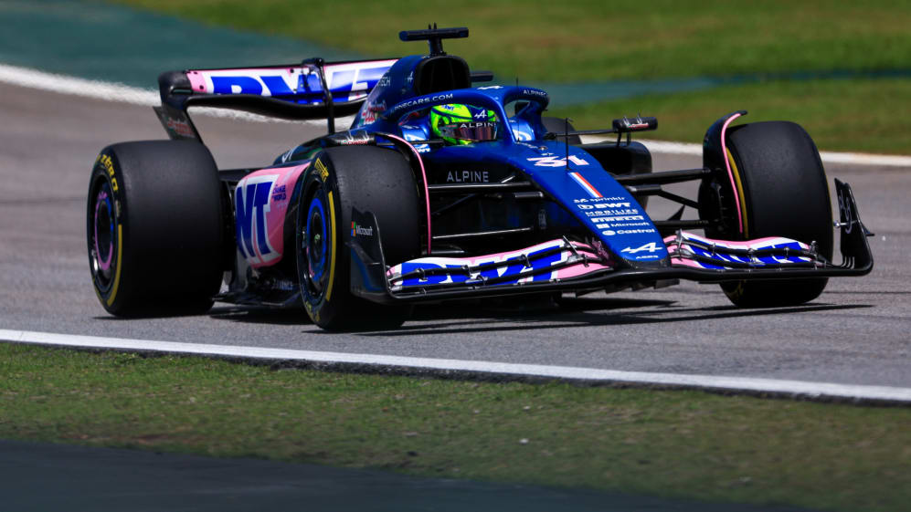 SAO PAULO, BRASIL - 04 DE NOVIEMBRE: Esteban Ocon de Francia conduciendo el (31) Alpine F1 A523 Renault en