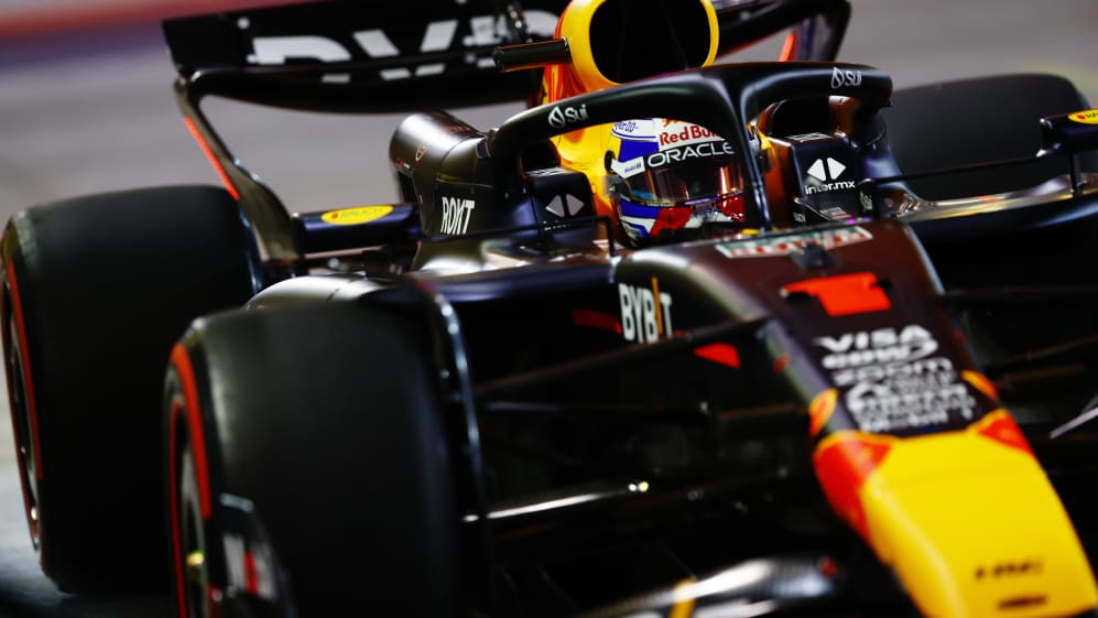 BAHREIN, BAHREIN - 01 DE MARZO: Max Verstappen de Holanda conduciendo el (1) Oracle Red Bull