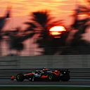 ABU DHABI, UNITED ARAB EMIRATES - DECEMBER 05: Oscar Piastri of Australia driving the (81) McLaren MCL39 Mercedes on track during practice ahead of the F1 Grand Prix of Abu Dhabi at Yas Marina Circuit on December 05, 2025 in Abu Dhabi, United Arab Emirates. (Photo by Clive Rose/Getty Images)