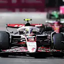 LAS VEGAS, NEVADA - NOVEMBER 22: Oliver Bearman of Great Britain driving the (87) Haas F1 VF-25 Ferrari on track during the F1 Grand Prix of Las Vegas at Las Vegas Strip Circuit on November 22, 2025 in Las Vegas, Nevada. (Photo by Hector Vivas/Getty Images)