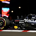 LAS VEGAS, NEVADA - NOVEMBER 20: Yuki Tsunoda of Japan driving the (22) Oracle Red Bull Racing RB21 on track during practice ahead of the F1 Grand Prix of Las Vegas at Las Vegas Strip Circuit on November 20, 2025 in Las Vegas, Nevada. (Photo by Clive Rose/Getty Images)