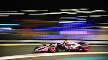 YAS MARINA CIRCUIT, UNITED ARAB EMIRATES - DECEMBER 06: Sir Lewis Hamilton, Mercedes F1 W15 during