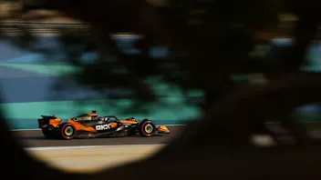 BAHRAIN, BAHRAIN - APRIL 12: Oscar Piastri of Australia driving the (81) McLaren MCL39 Mercedes on